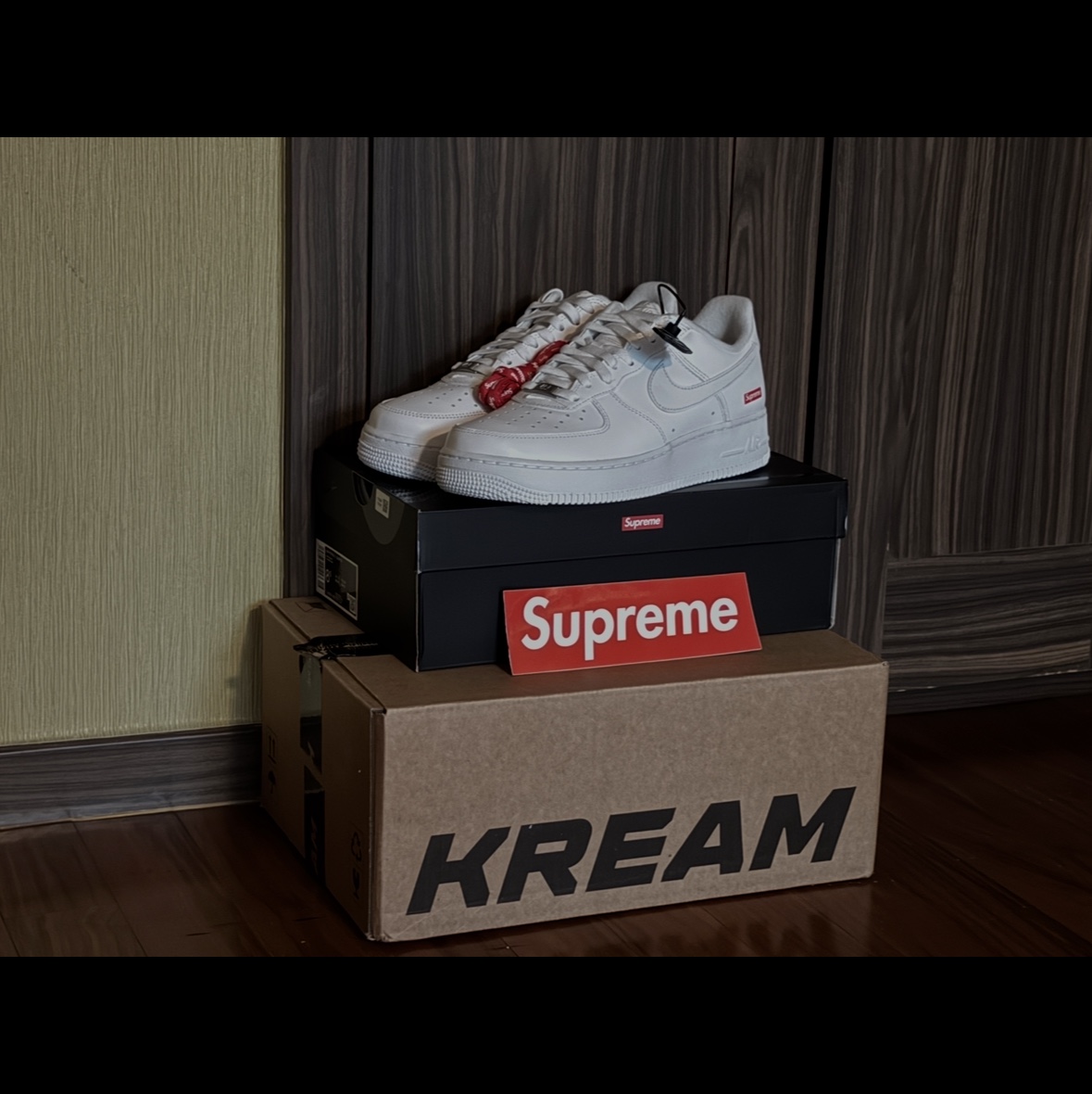 Nike x Supreme Air Force 1 Low White 착용 스타일 - 1