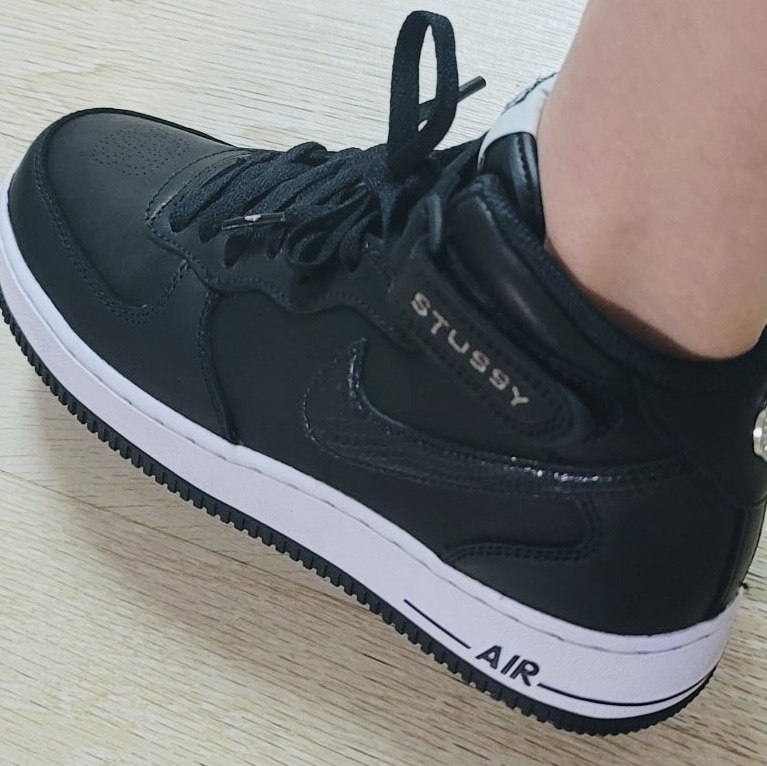 Nike x Stussy Air Force 1 '07 Mid SP Black 착용 스타일
