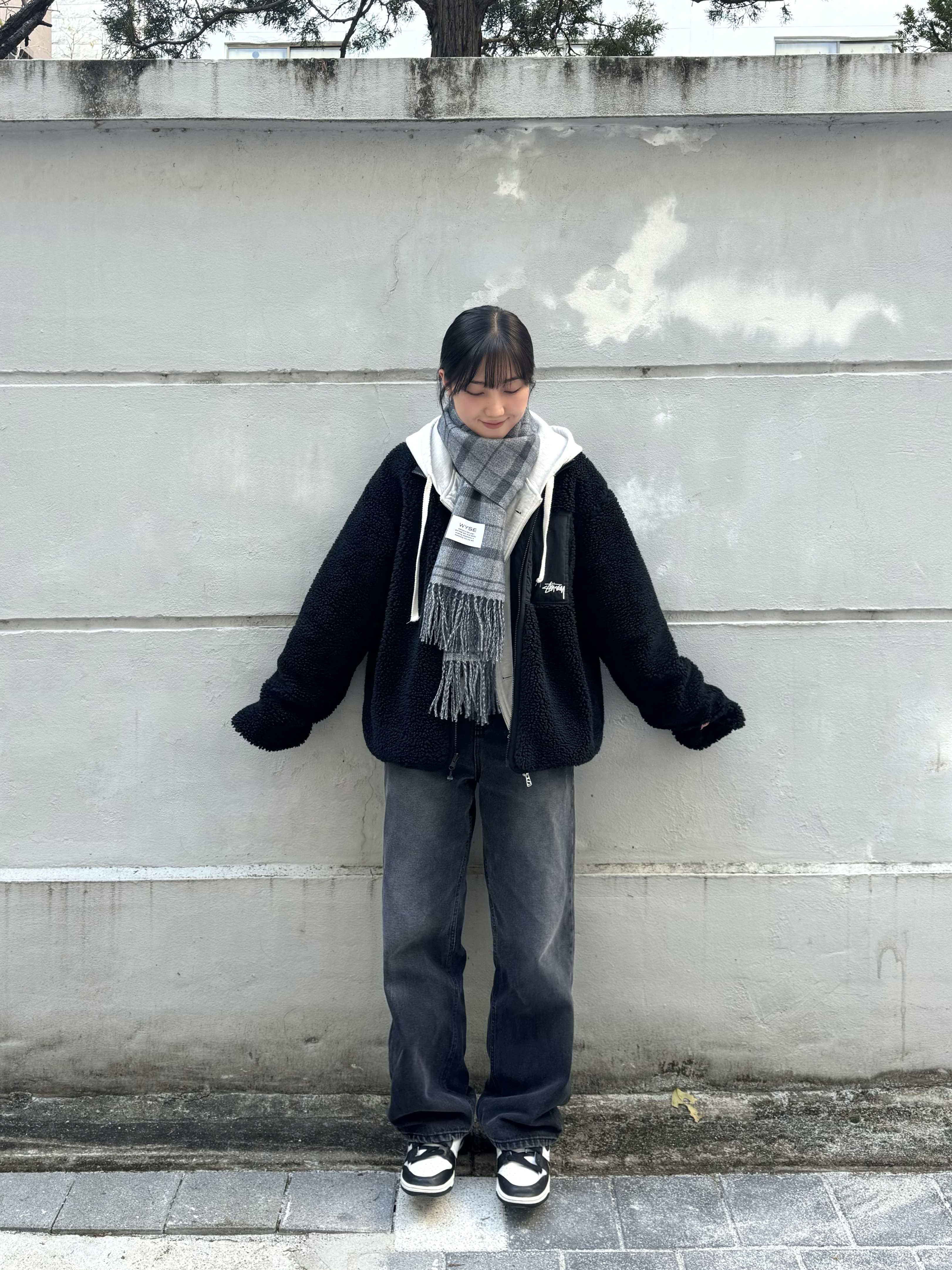 Stussy Sherpa Reversible Jacket Black 착용 스타일