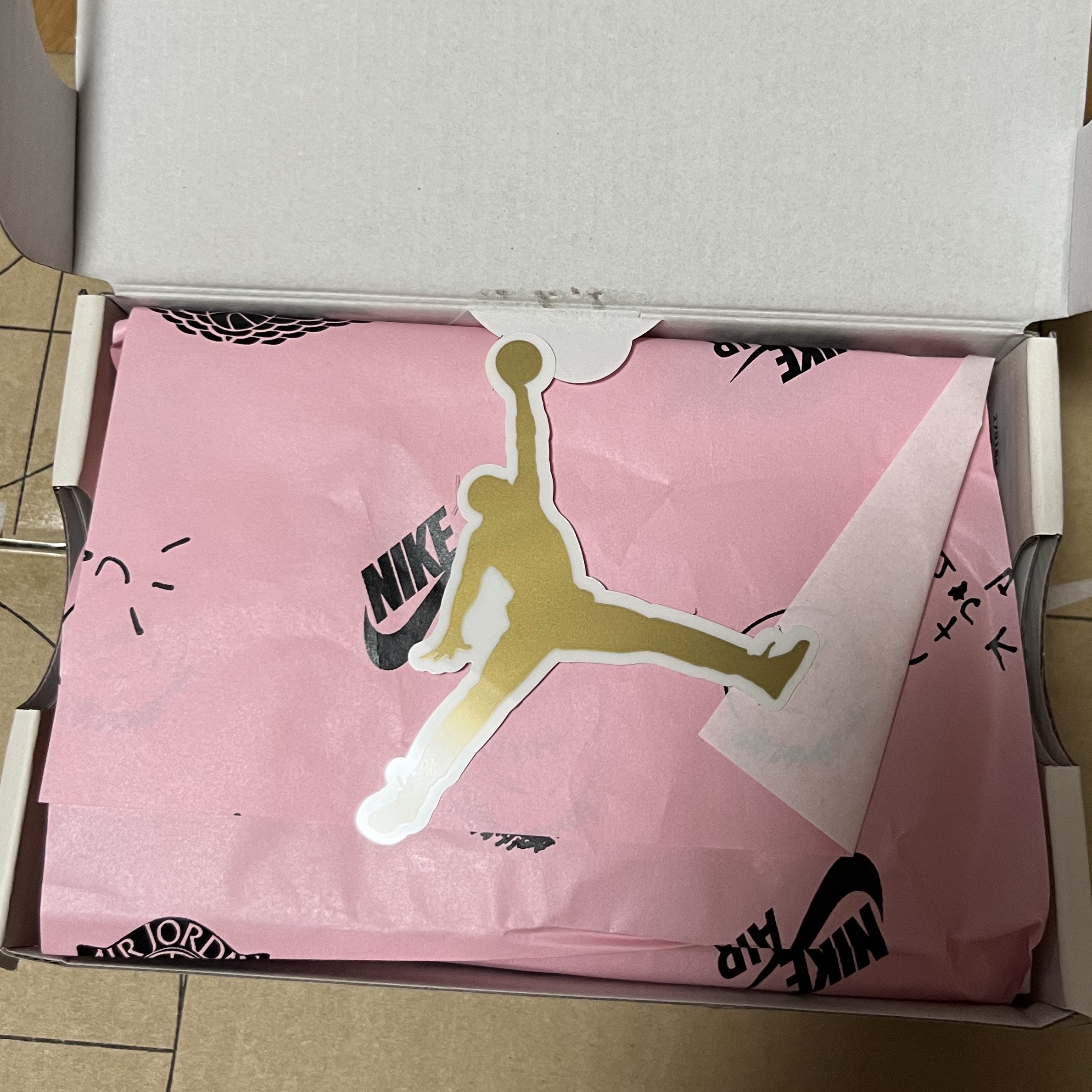 (TD) Jordan 1 x Travis Scott Retro Low OG SP Reverse Olive 착용 스타일 - 6