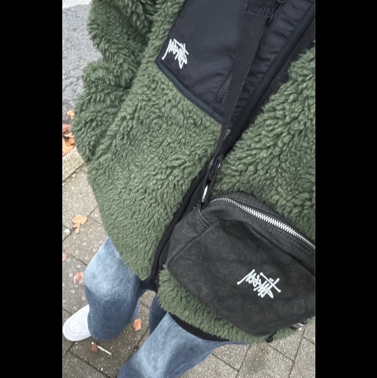Stussy Sherpa Jacket Olive, Stussy Canvas Side Pouch Washed Black 착용 스타일