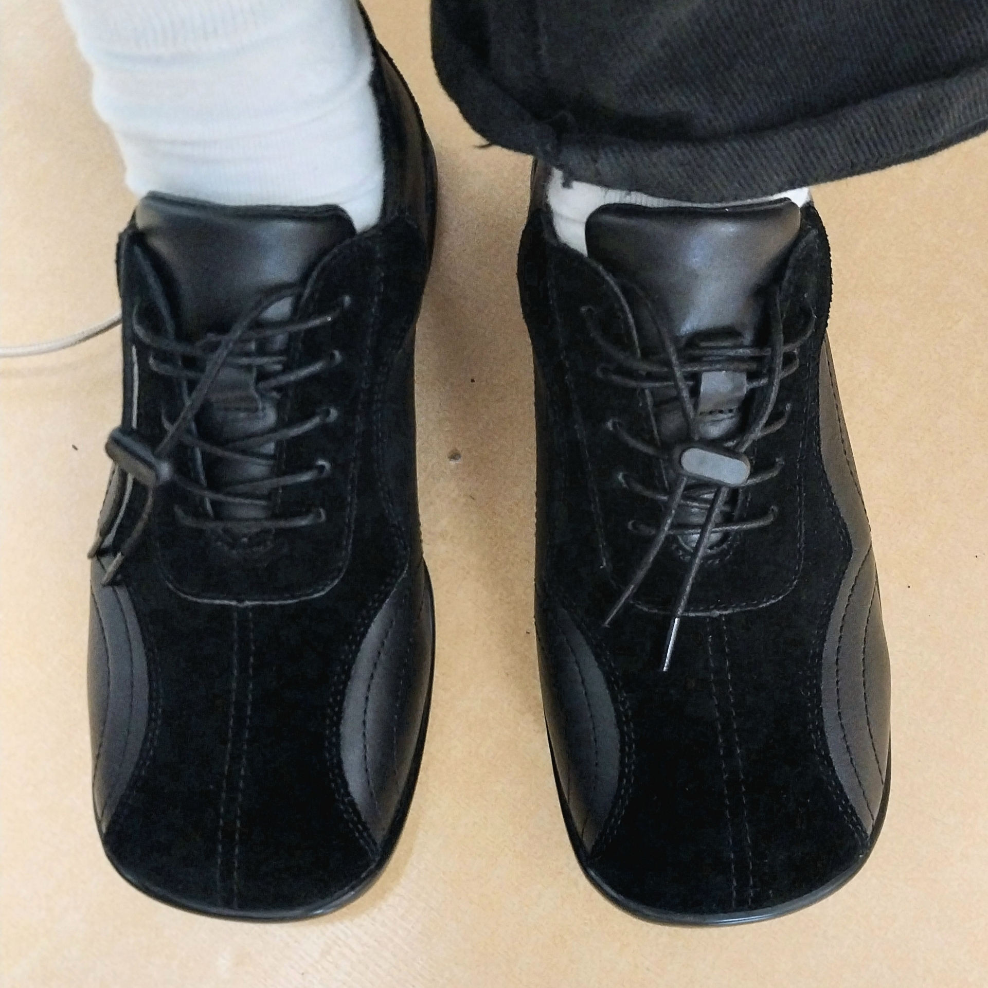 Pemont Square Black 착용 스타일
