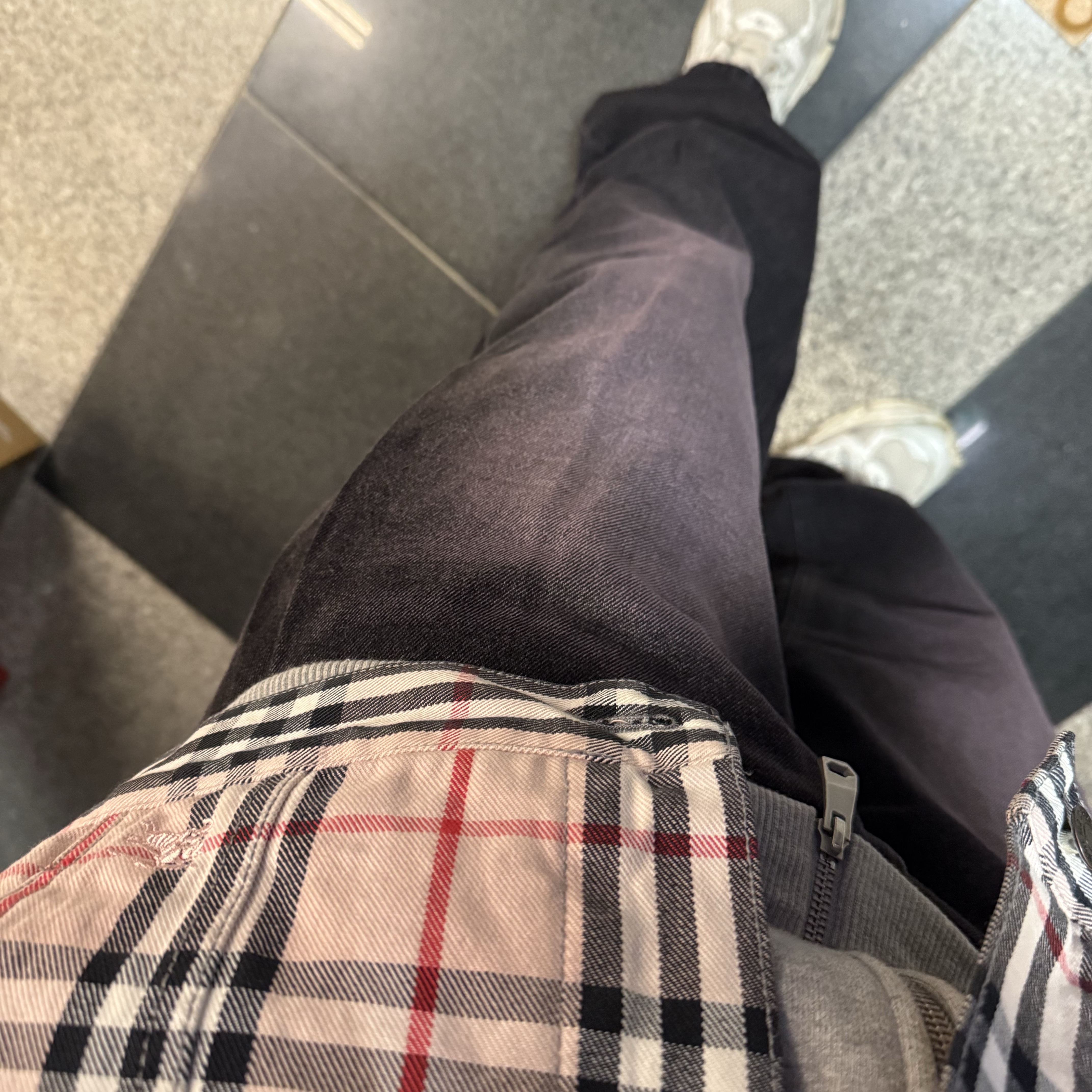 Ballute Pink Tint Side Tuck Denim Pants, Supreme x Burberry Denim Trucker Jacket Pink - 22SS 착용 스타일