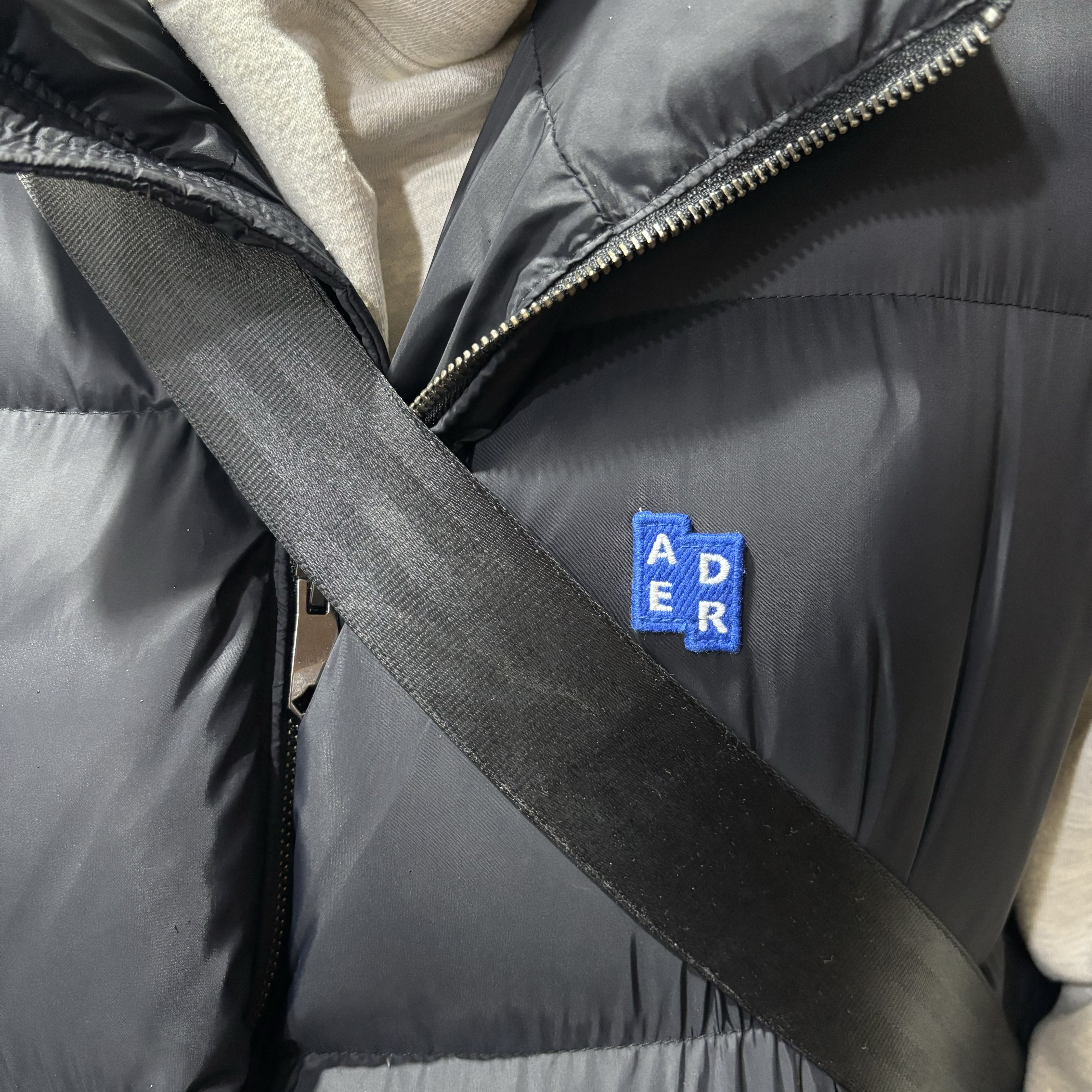 Ader Error Sig; TRS Tag Puffer Vest 01 Noir 착용 스타일 - 2