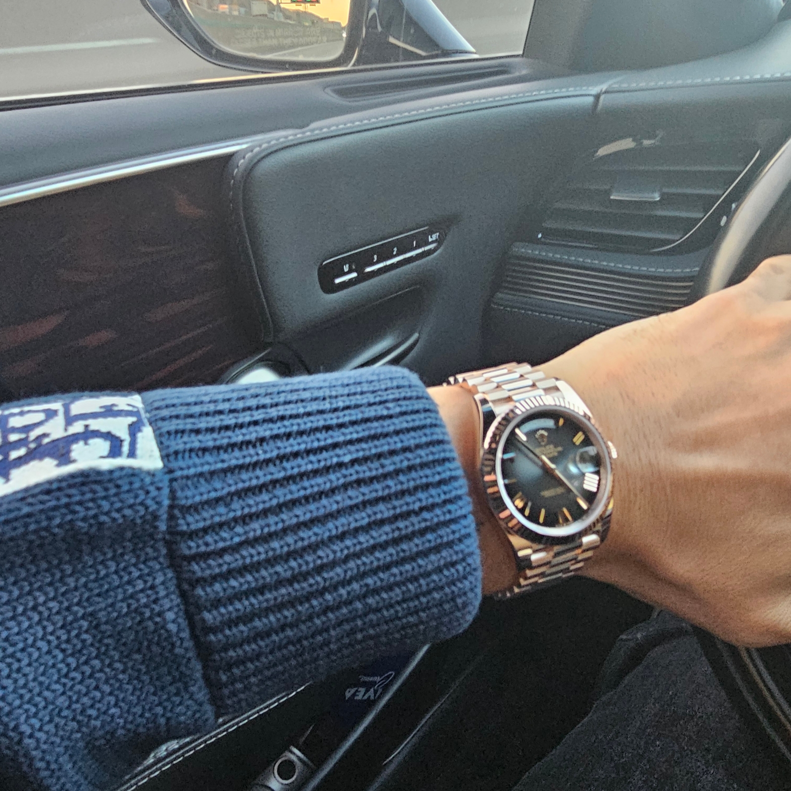 Dior Sweater with Dior Oblique Inserts Cotton Jersey Deep Blue, Rolex Day-Date 40mm 228235 Black Slate Ombre Roman President 착용 스타일 - 1