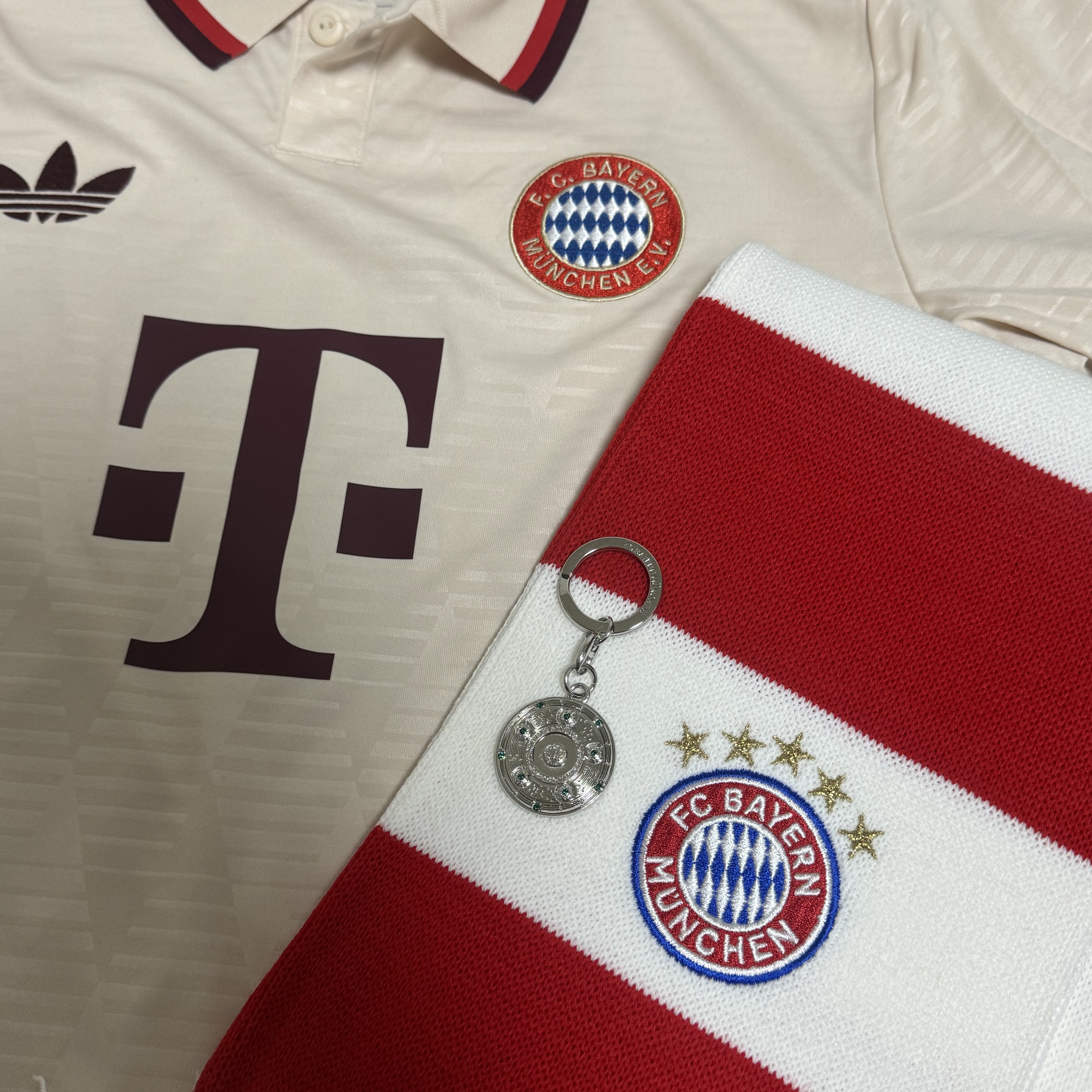 Adidas Bayern Munchen 2024/25 3rd Jersey Linen - KR Sizing (Non Marking Ver.), Asics Gel-Venture 6 Feather Grey Black 착용 스타일 - 1