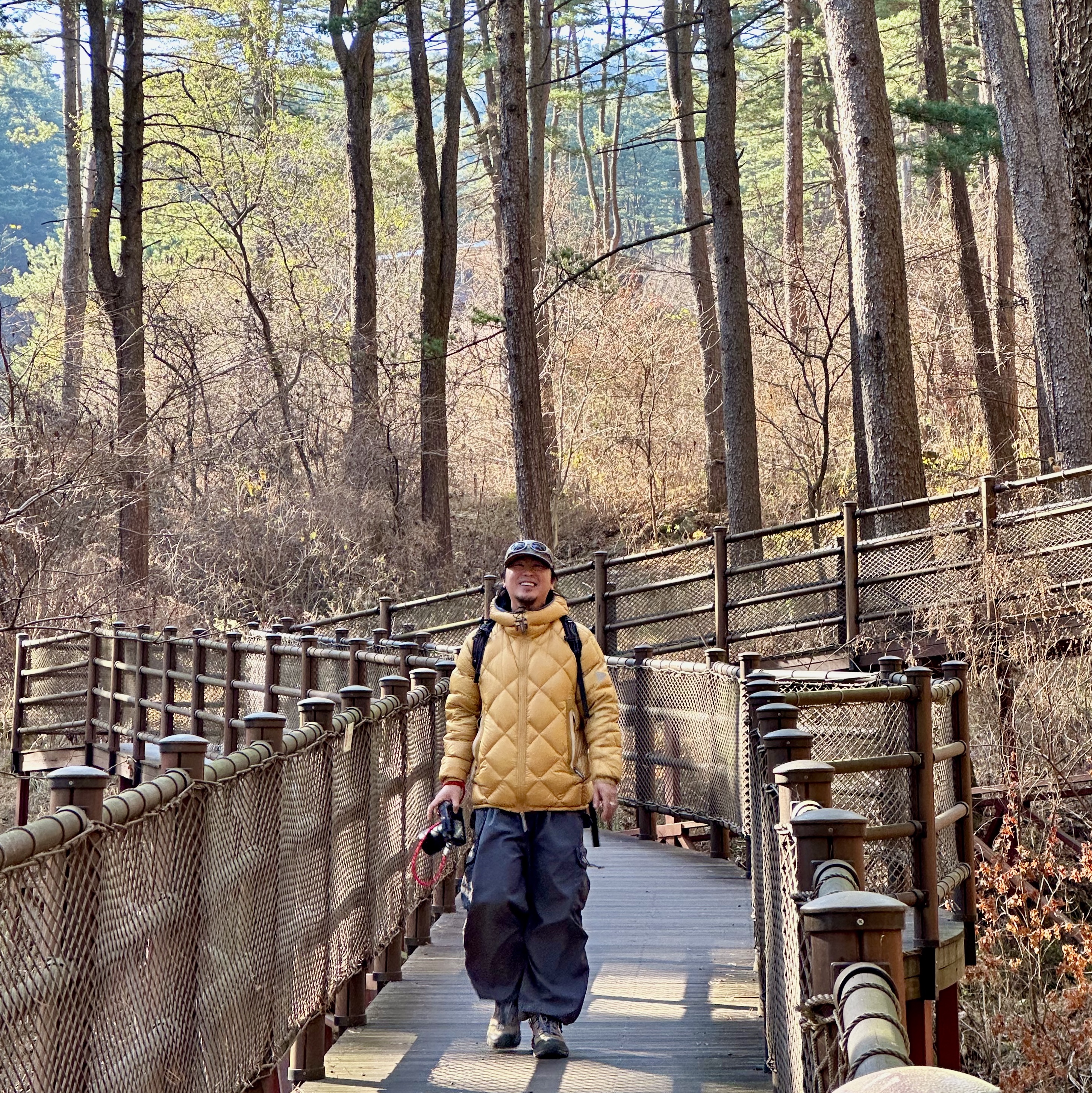 Oakley Eye Jacket Redux Polished White Frame Prizm Black Lenses High Bridge Fit, And Wander JQ Tape Cap khaki 착용 스타일 - 1