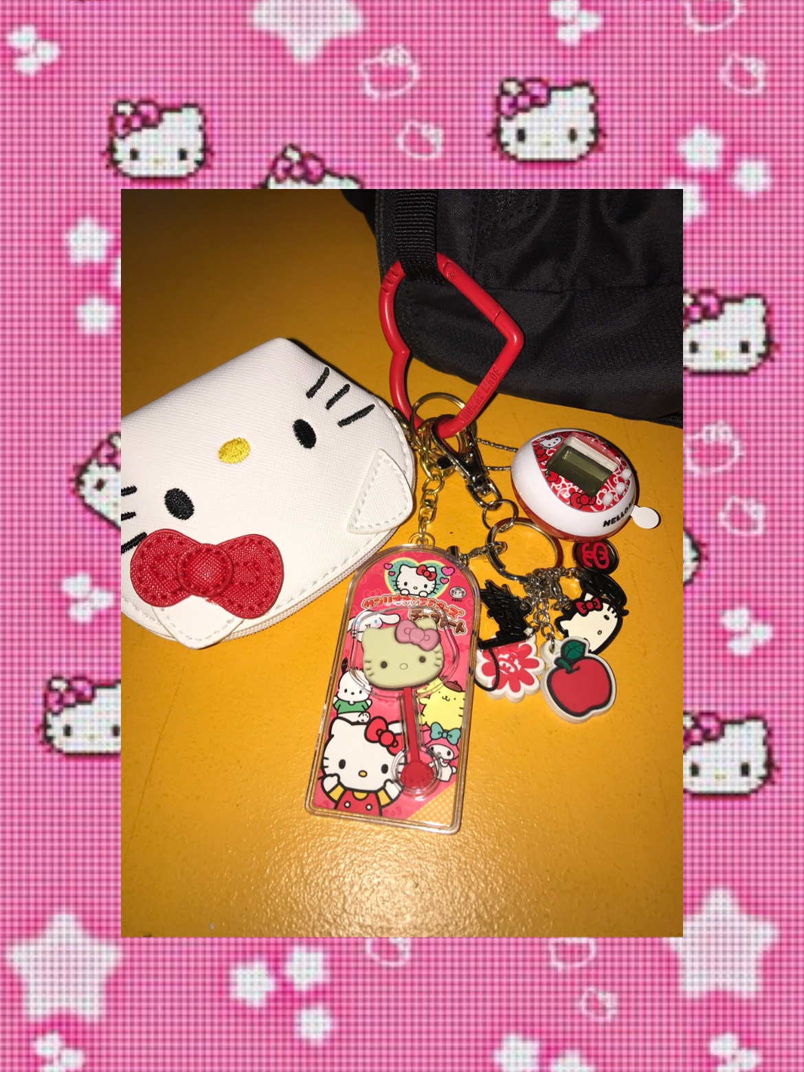 Sanrio Hello Kitty x Tamagotchi Nano 50th Anniversary Sky Blue, Human Made Heart Carabiner Red 착용 스타일