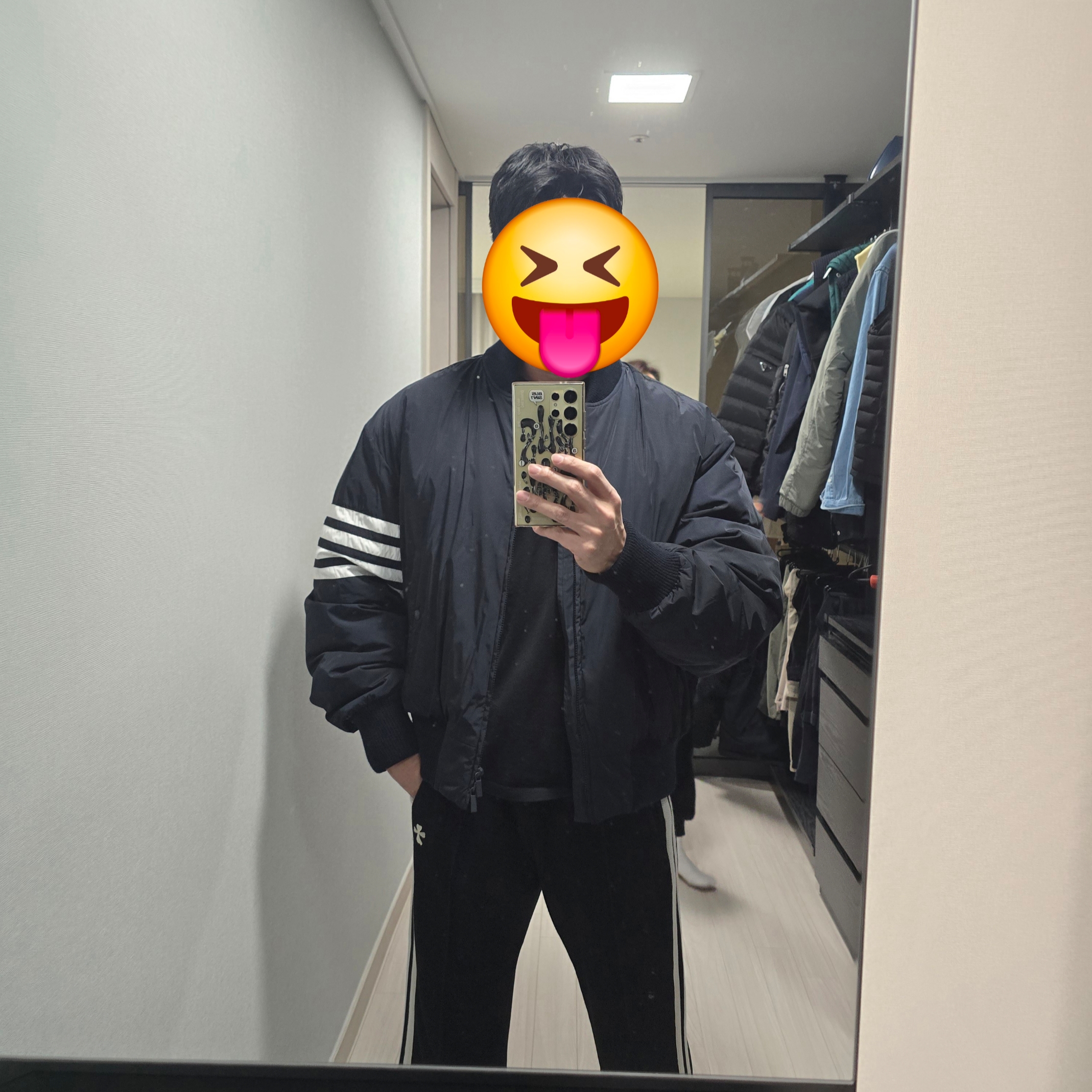 Thom Browne Poly Twill 4-Bar Oversized Knit Down Blouson Jacket Navy 착용 스타일
