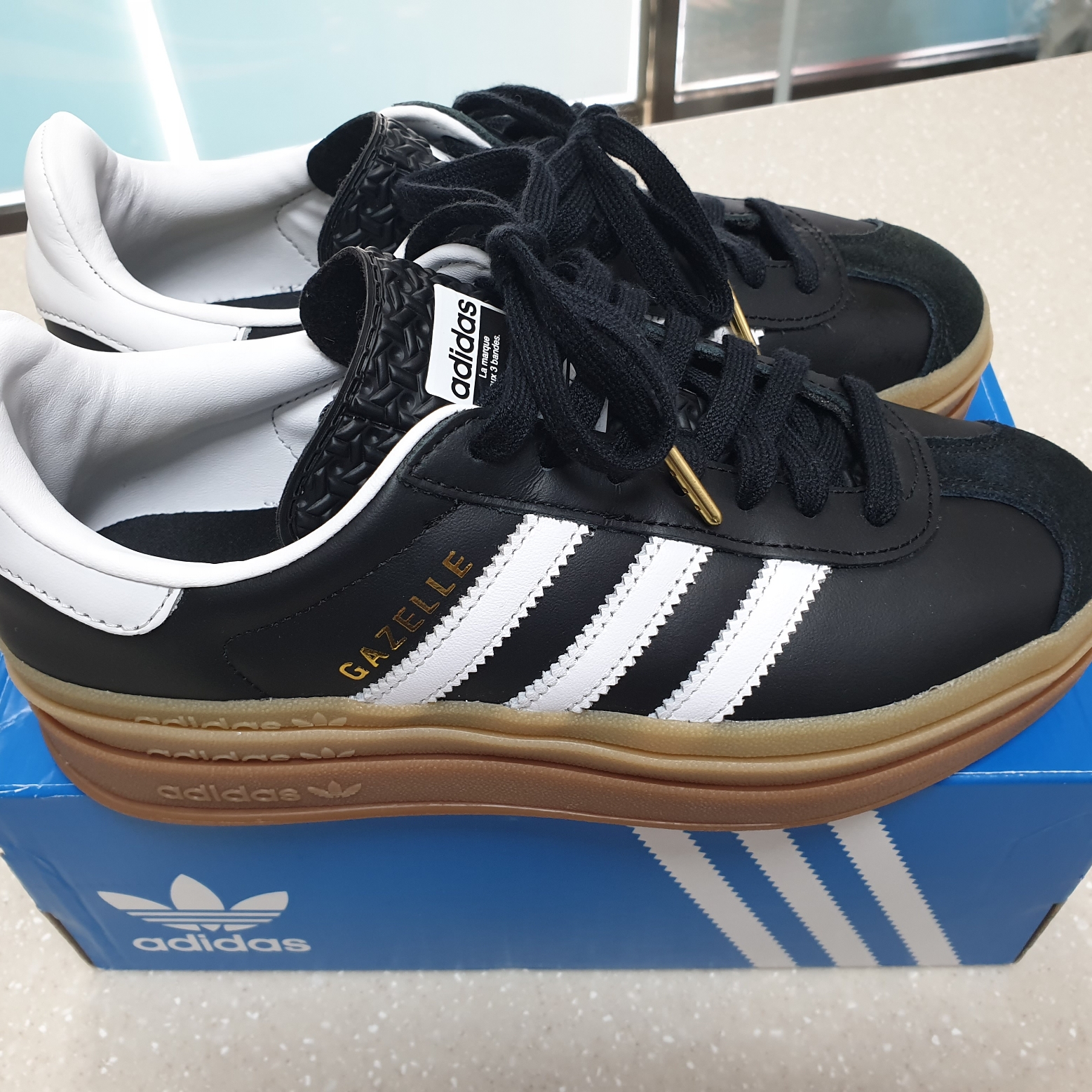 (W) Adidas x Atmos Gazelle Bold Core Black Core White 착용 스타일