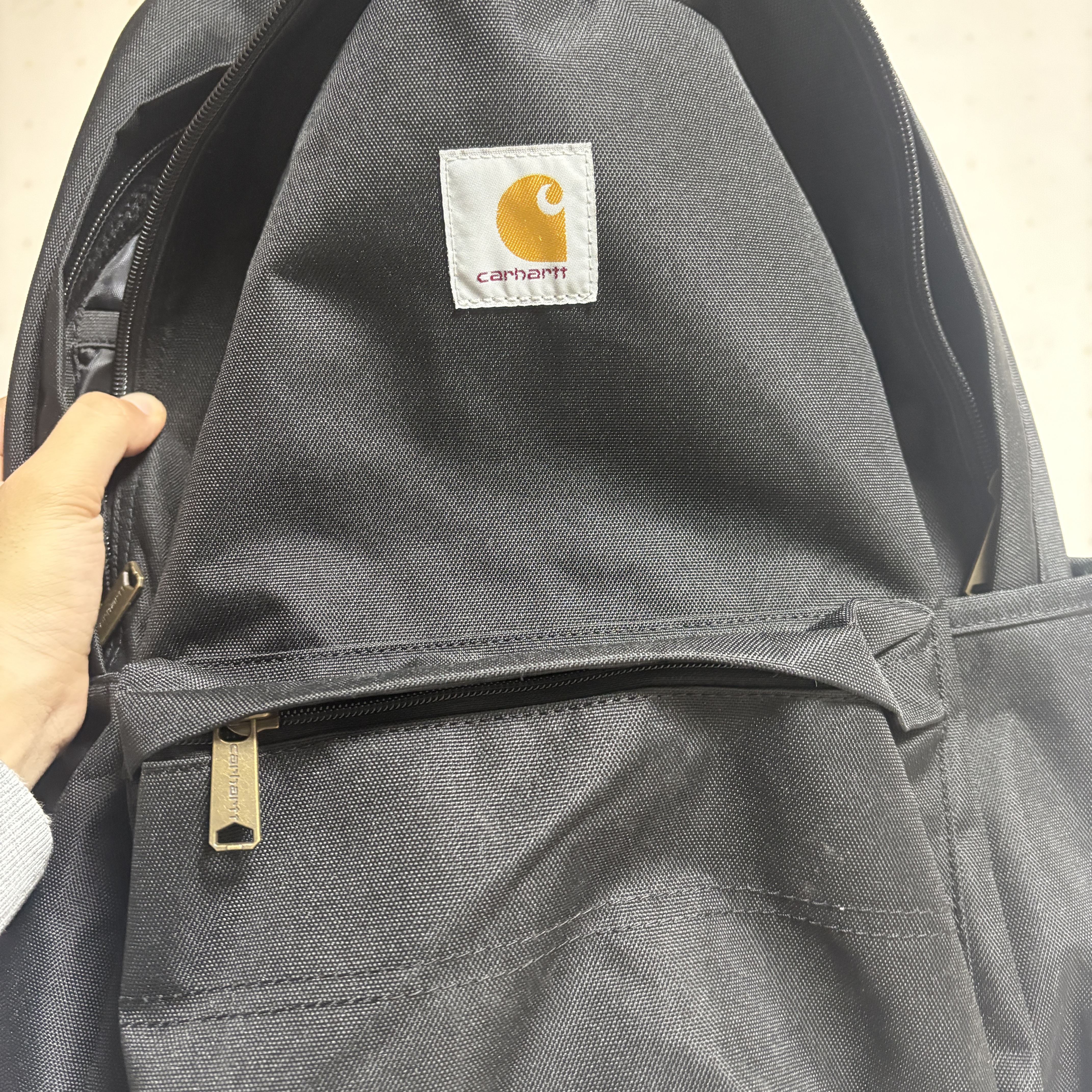 Carhartt Classic Laptop Backpack 21L Black 착용 스타일
