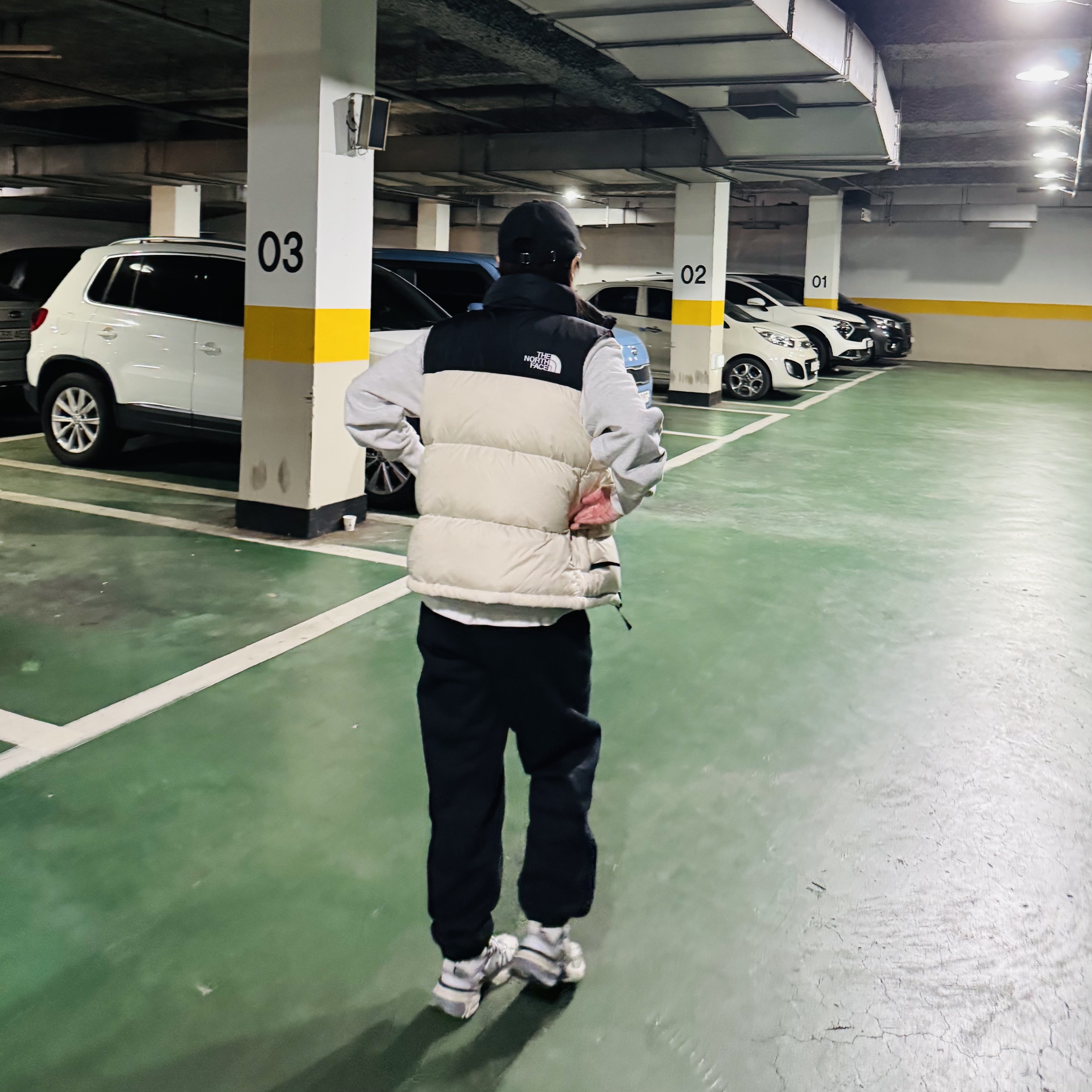 Stussy Basic Stock Low Pro Cap Black, (W) Nike NRG Solo Swoosh Fleece Pants Black White - Asia 착용 스타일 - 2