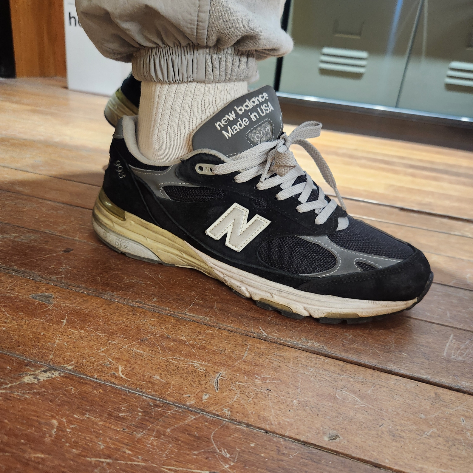 New Balance 993 Made in USA Black - D Standard 착용 스타일 - 2