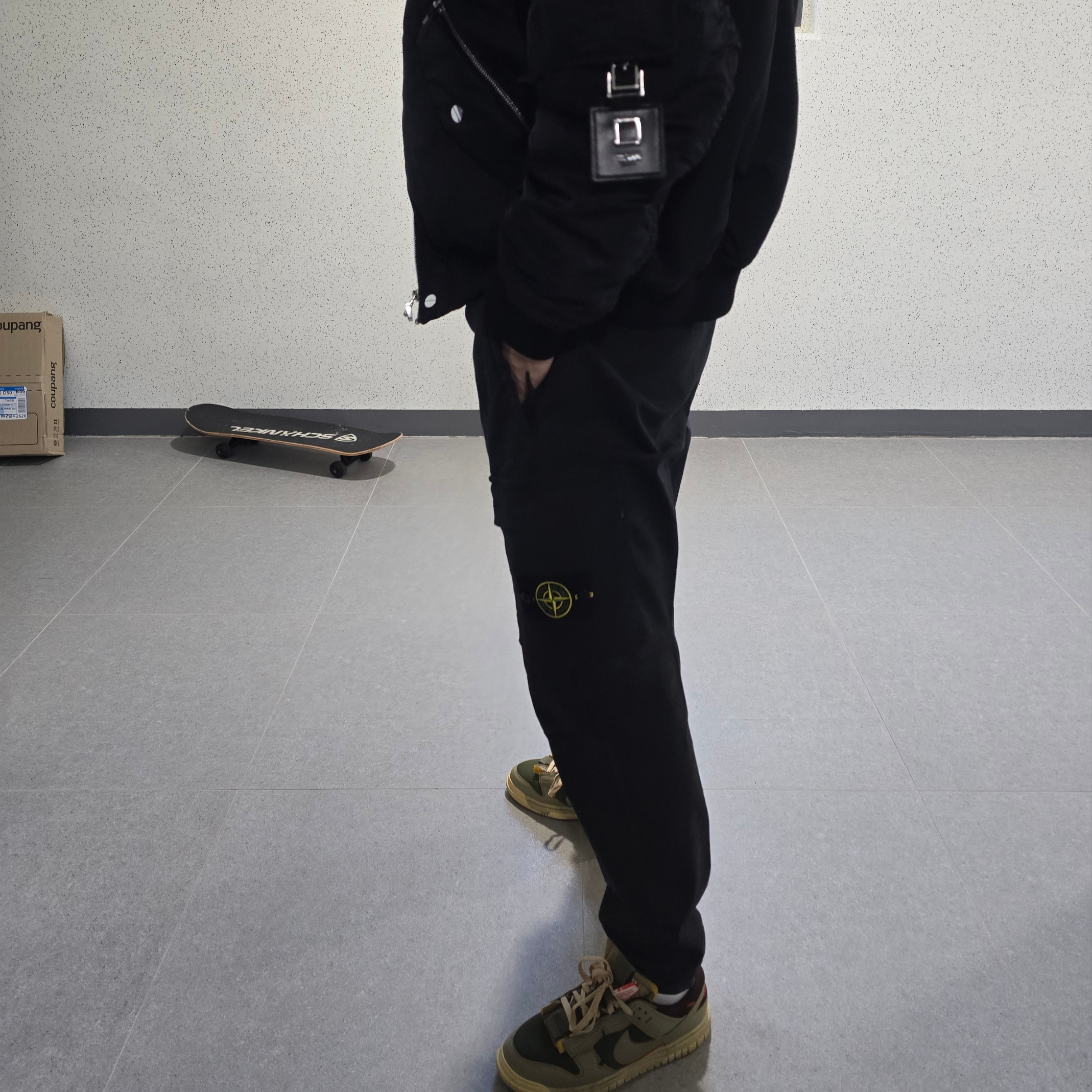 Stone Island 313L1 T.CO+OLD Cargo Pants Black - 22FW 착용 스타일