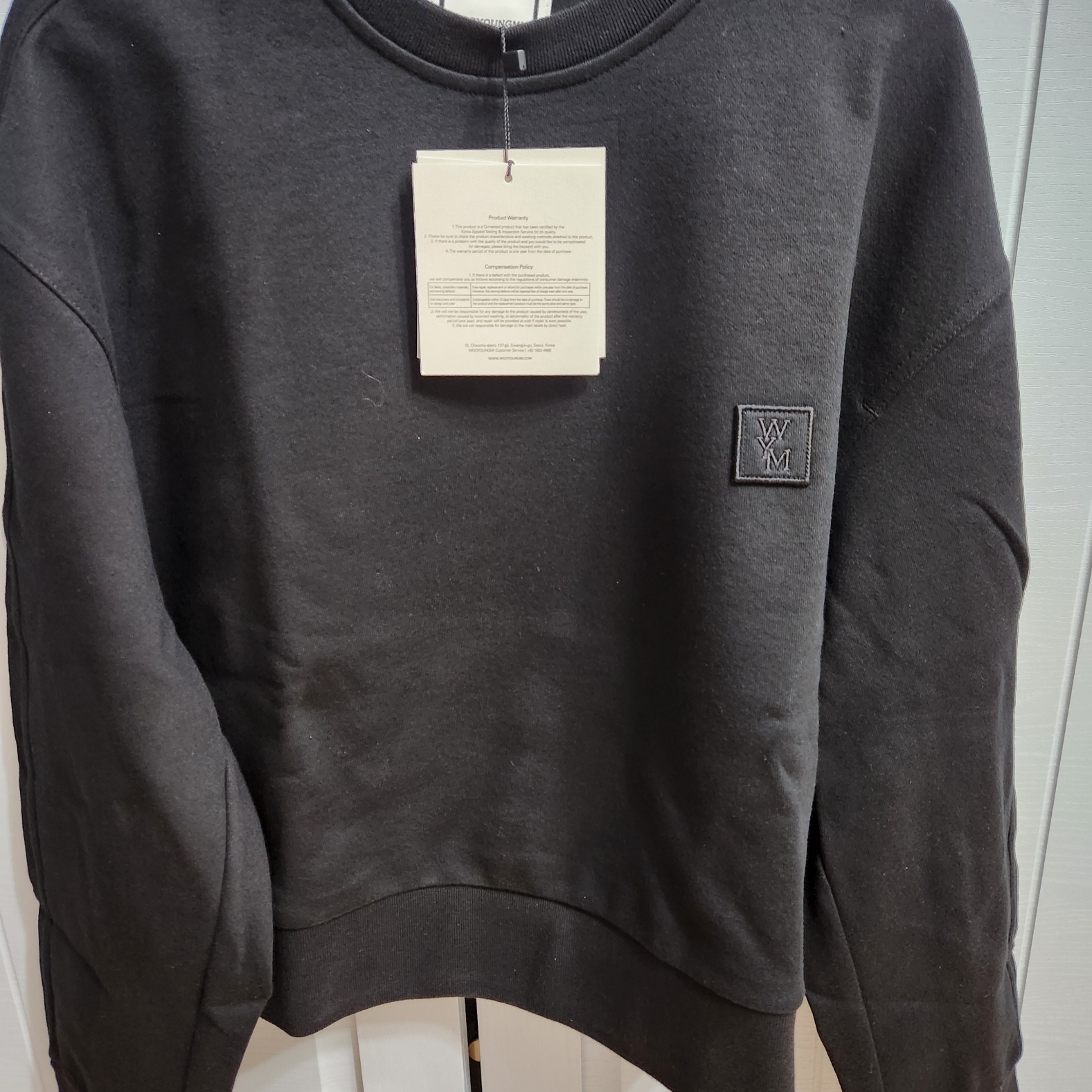 (W) Wooyoungmi Flower Back Logo Sweatshirt Black - 24SS 착용 스타일