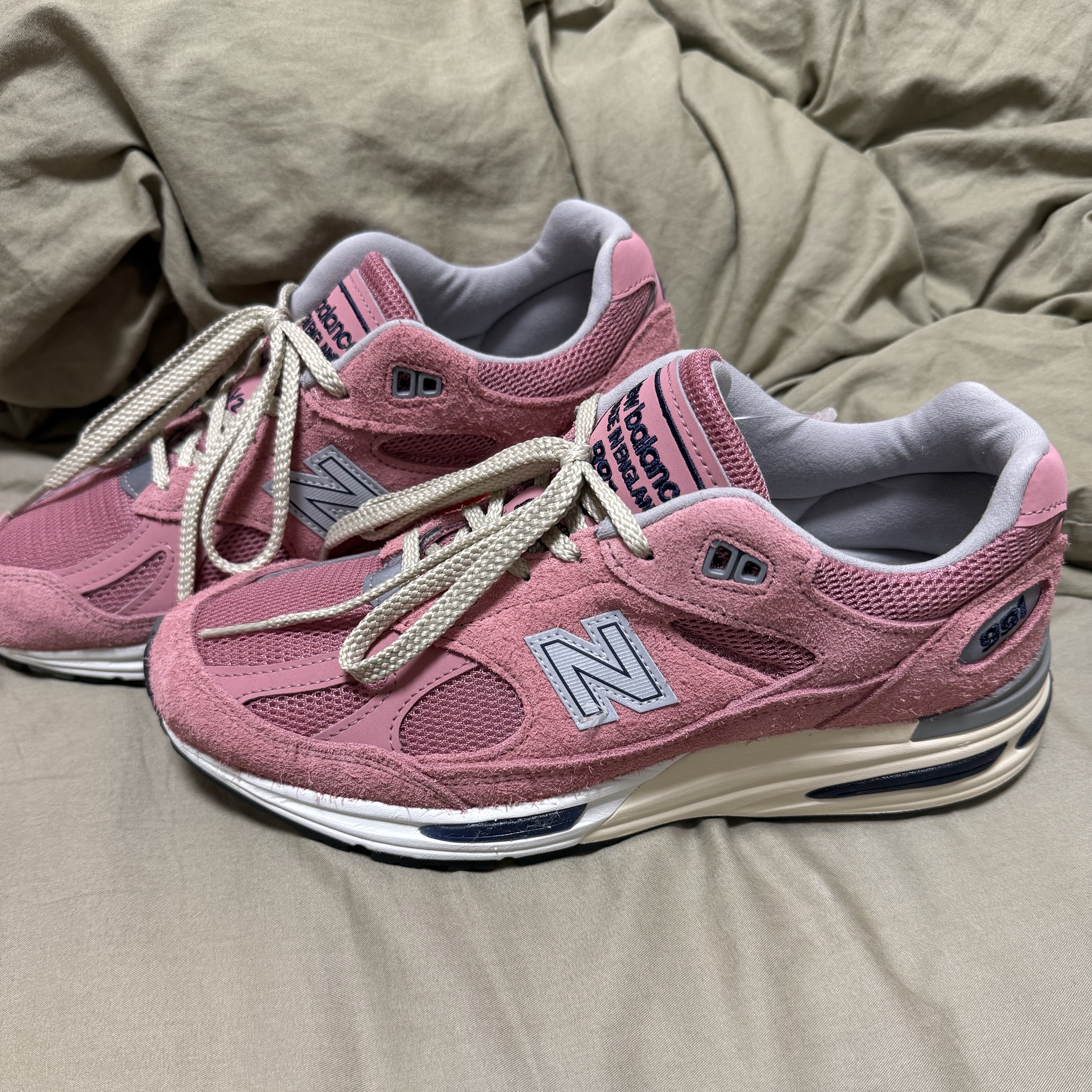 New Balance 991v2 Made in UK Brandied Apricot 착용 스타일 - 1