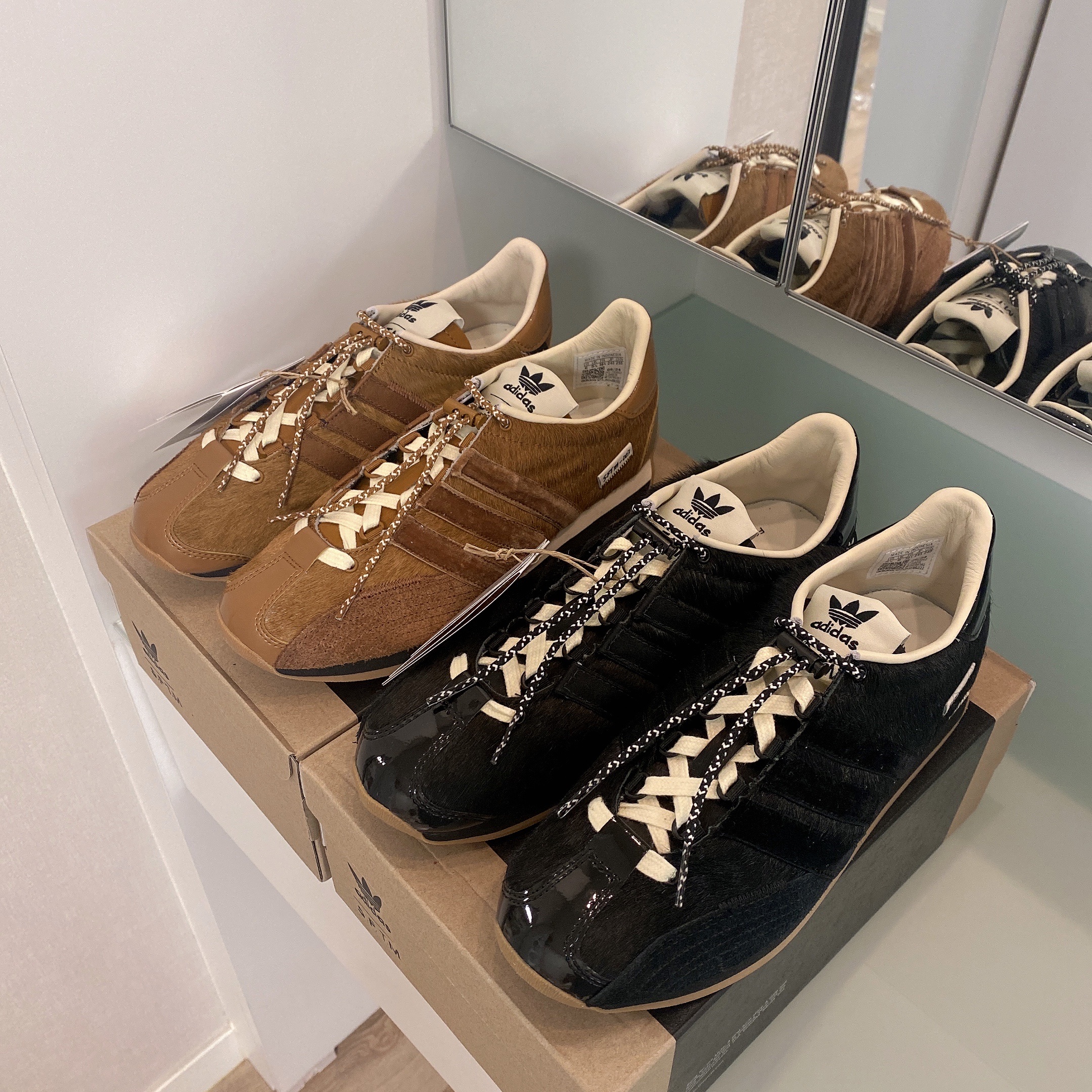 Adidas x Song for the Mute Country OG Core Black Cream White, Adidas x Song for the Mute Country OG Bronze Strata Wild Brown 착용 스타일