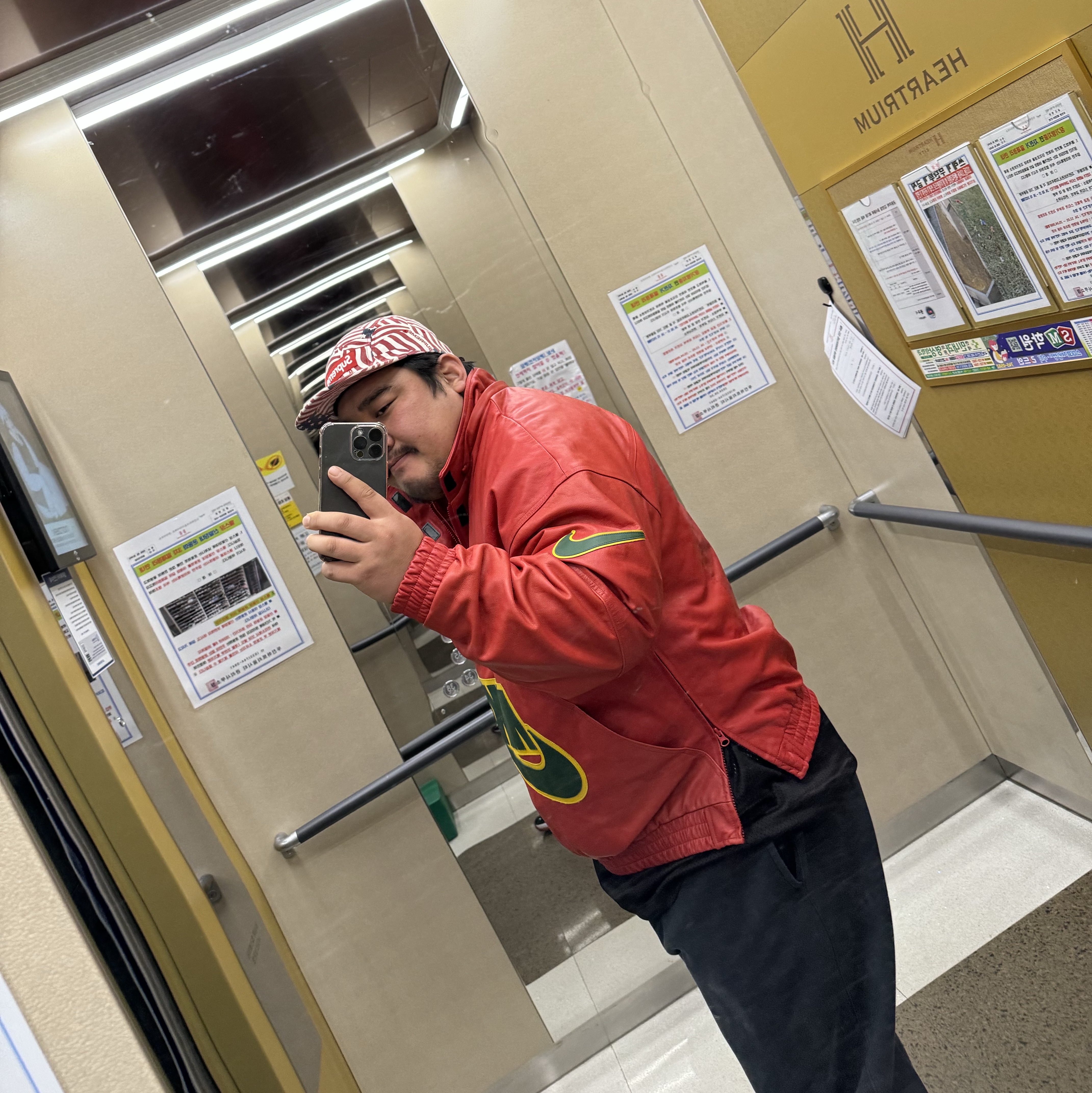 Supreme x Nike Leather Anorak Red - 19FW, Supreme Washed Chino Twill Camp Cap Flags - 20SS 착용 스타일 - 2
