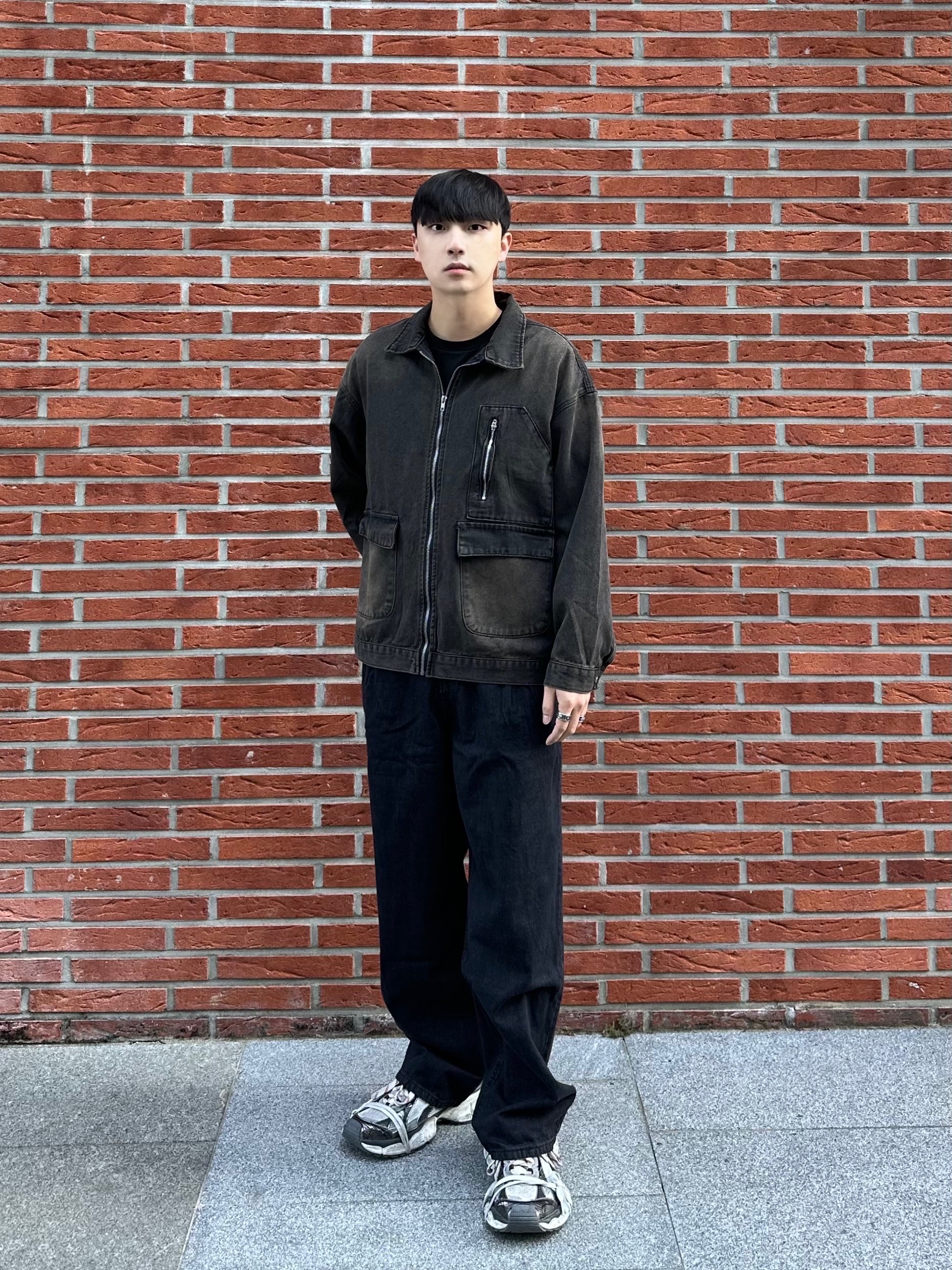 Balenciaga 3XL Sneakers Grey White Red 착용 스타일 - 2