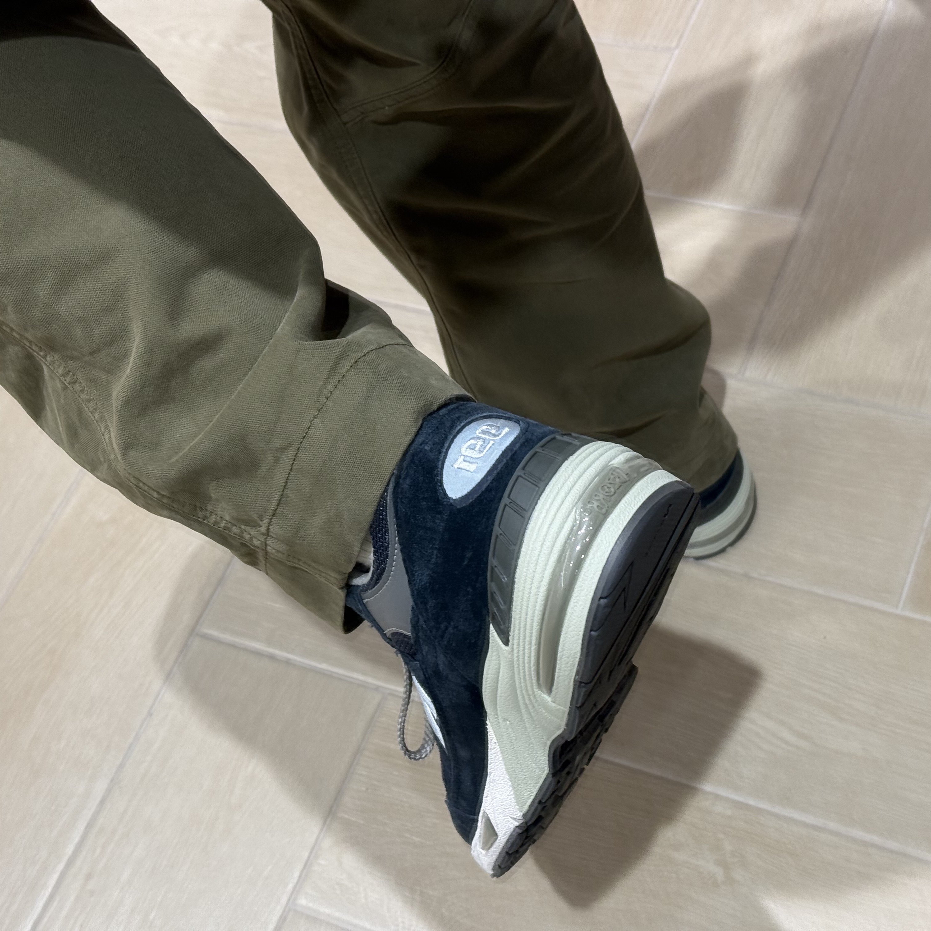 New Balance 991 Made in UK Navy 착용 스타일 - 2