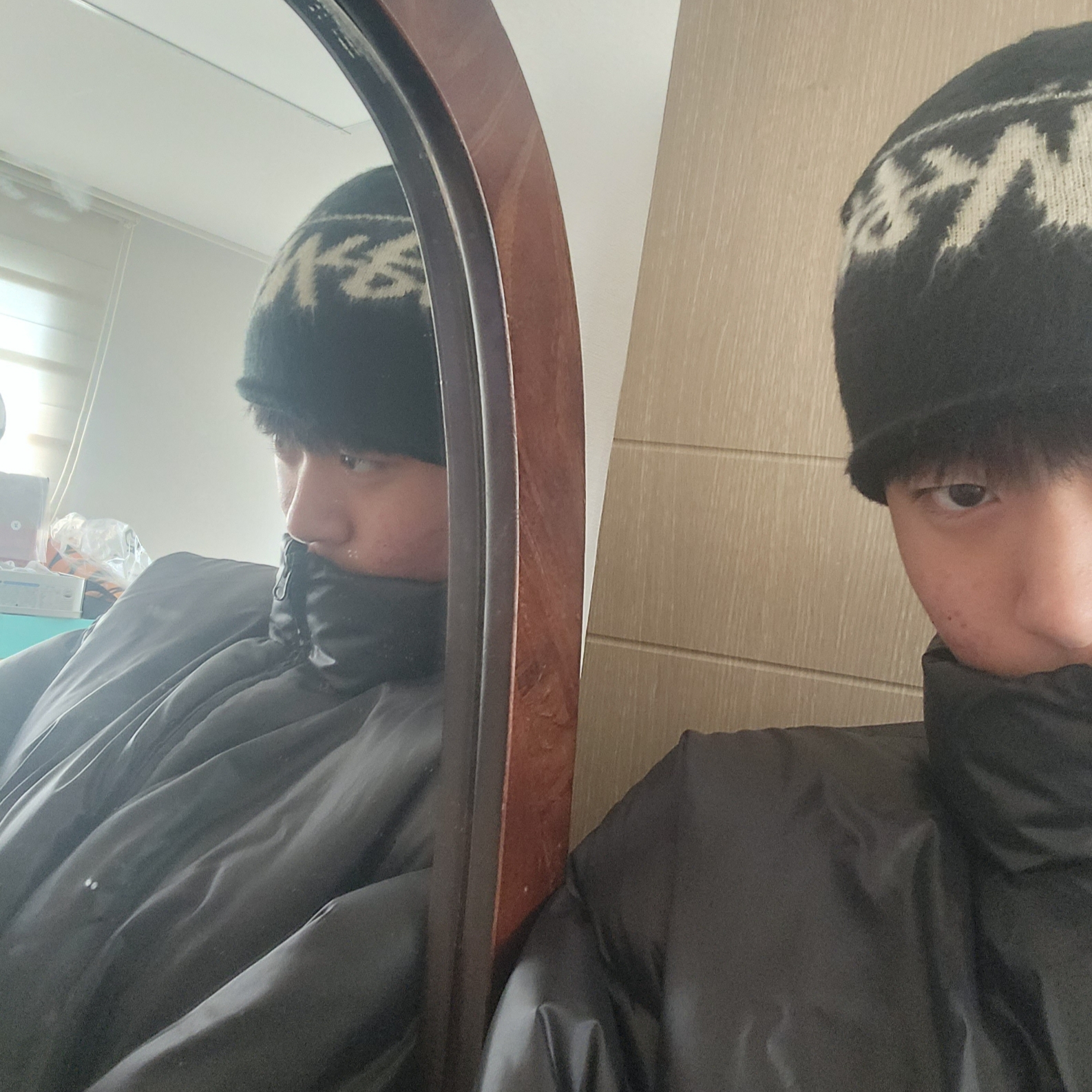 Stussy Brushed Out Stock Skullcap Beanie Black 착용 스타일 - 3