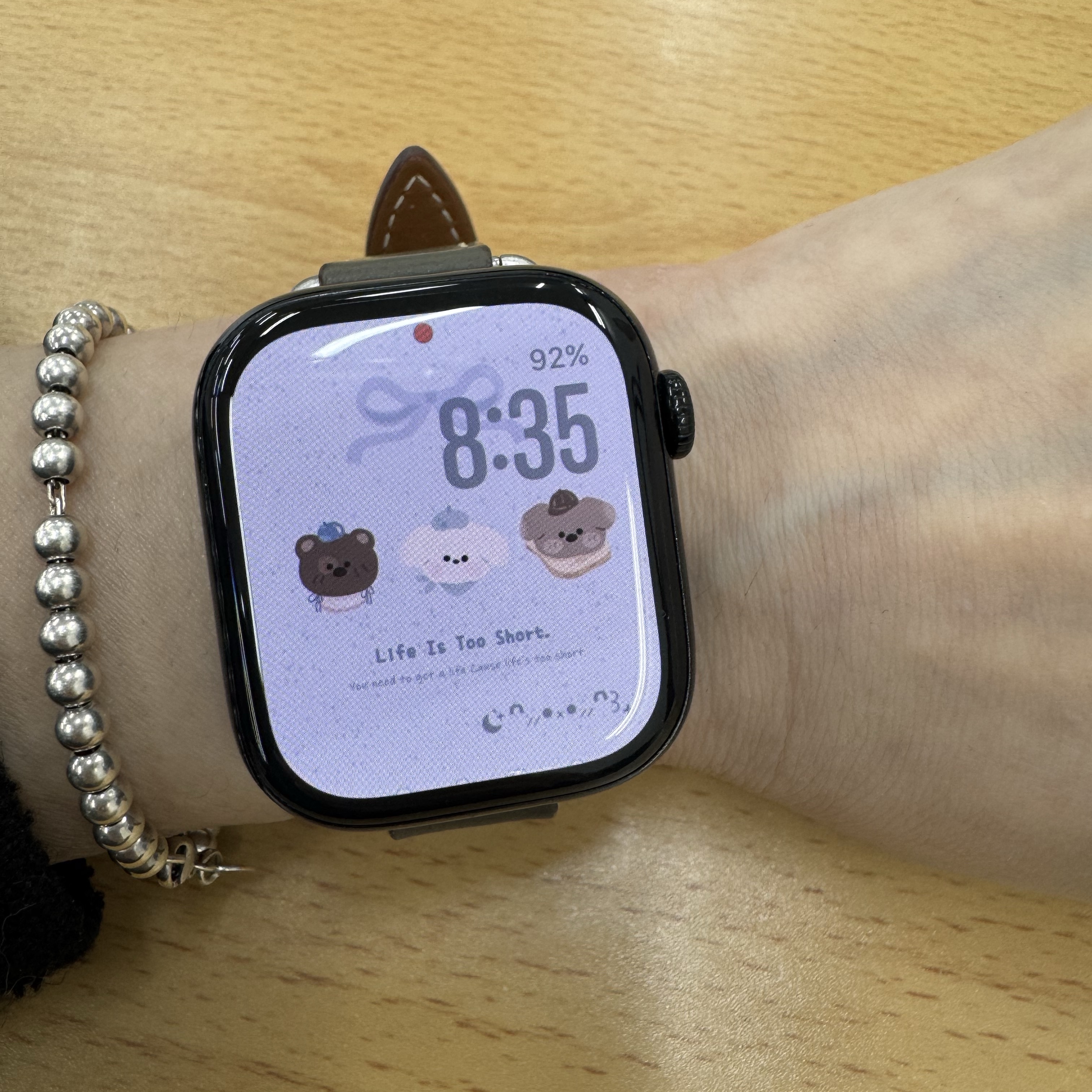 Apple Watch Series 10 42mm GPS Jet Black Aluminium Case with Sport Band S/M Black (Korean Ver.) 착용 스타일
