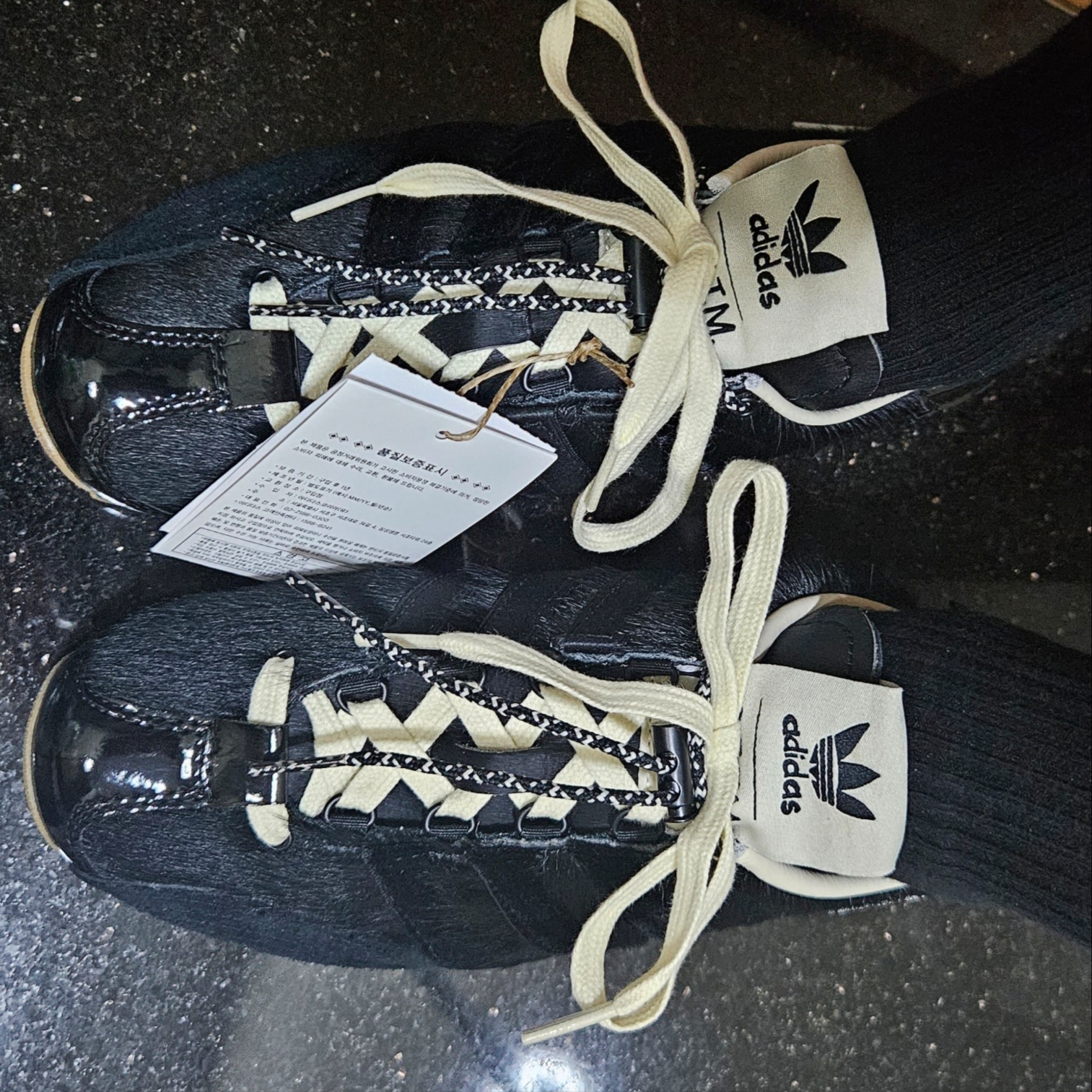 Adidas x Song for the Mute Country OG Core Black Cream White 착용 스타일