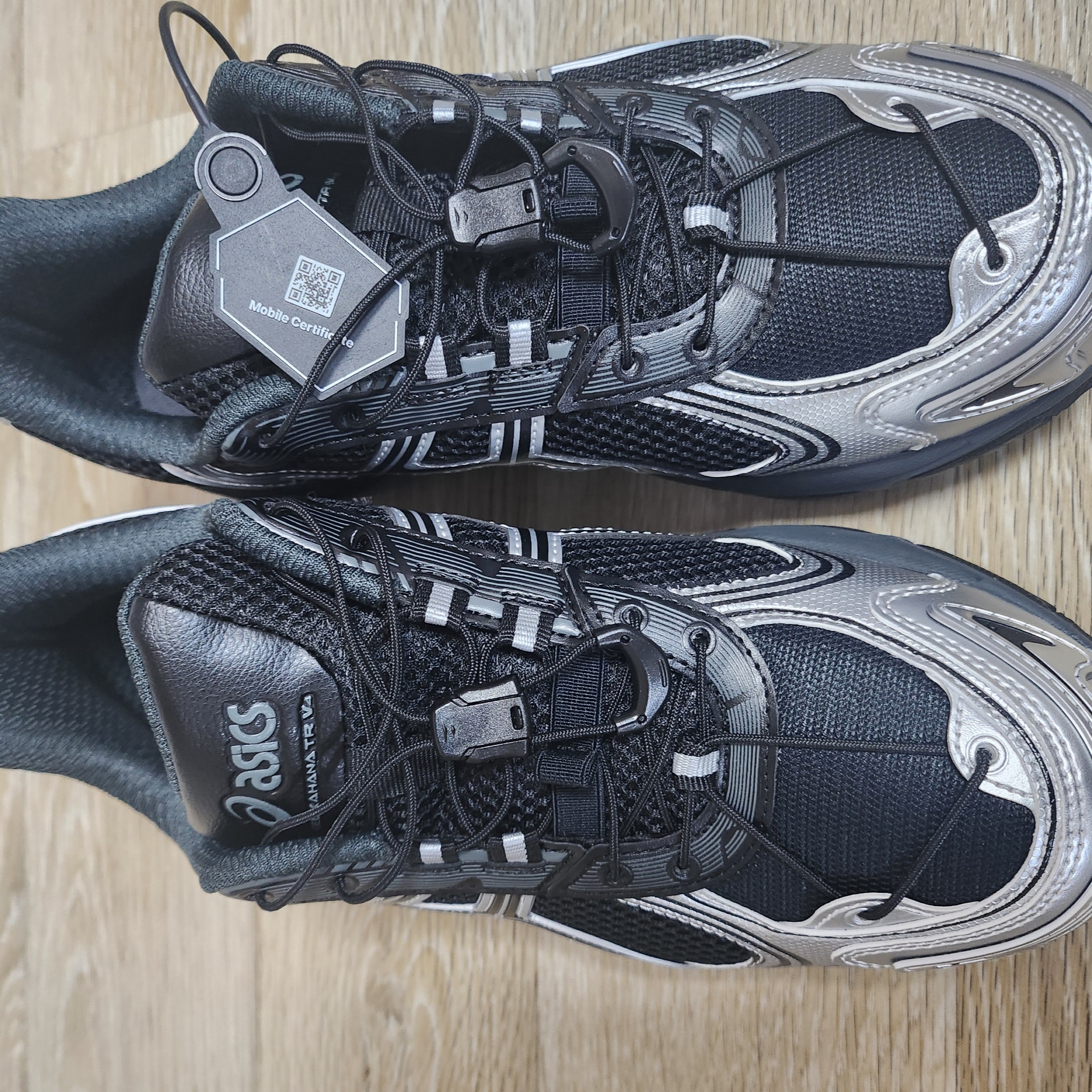 Asics Gel-Kahana TR V4 Carbon Black 착용 스타일 - 3