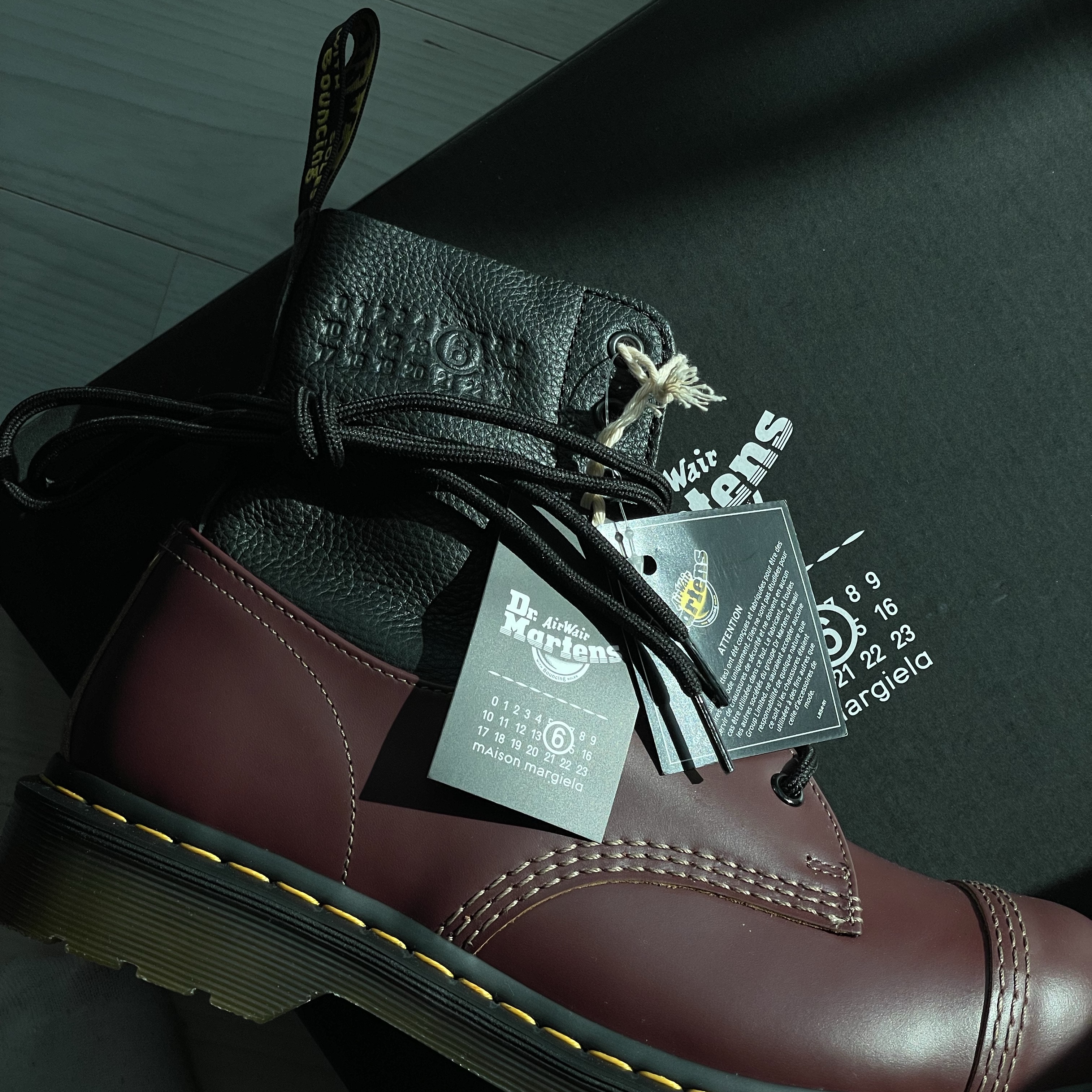 Dr. Martens x MM6 Maison Margiela 1460/1461 Twist ST Vintage Smooth Virginia Multi 착용 스타일