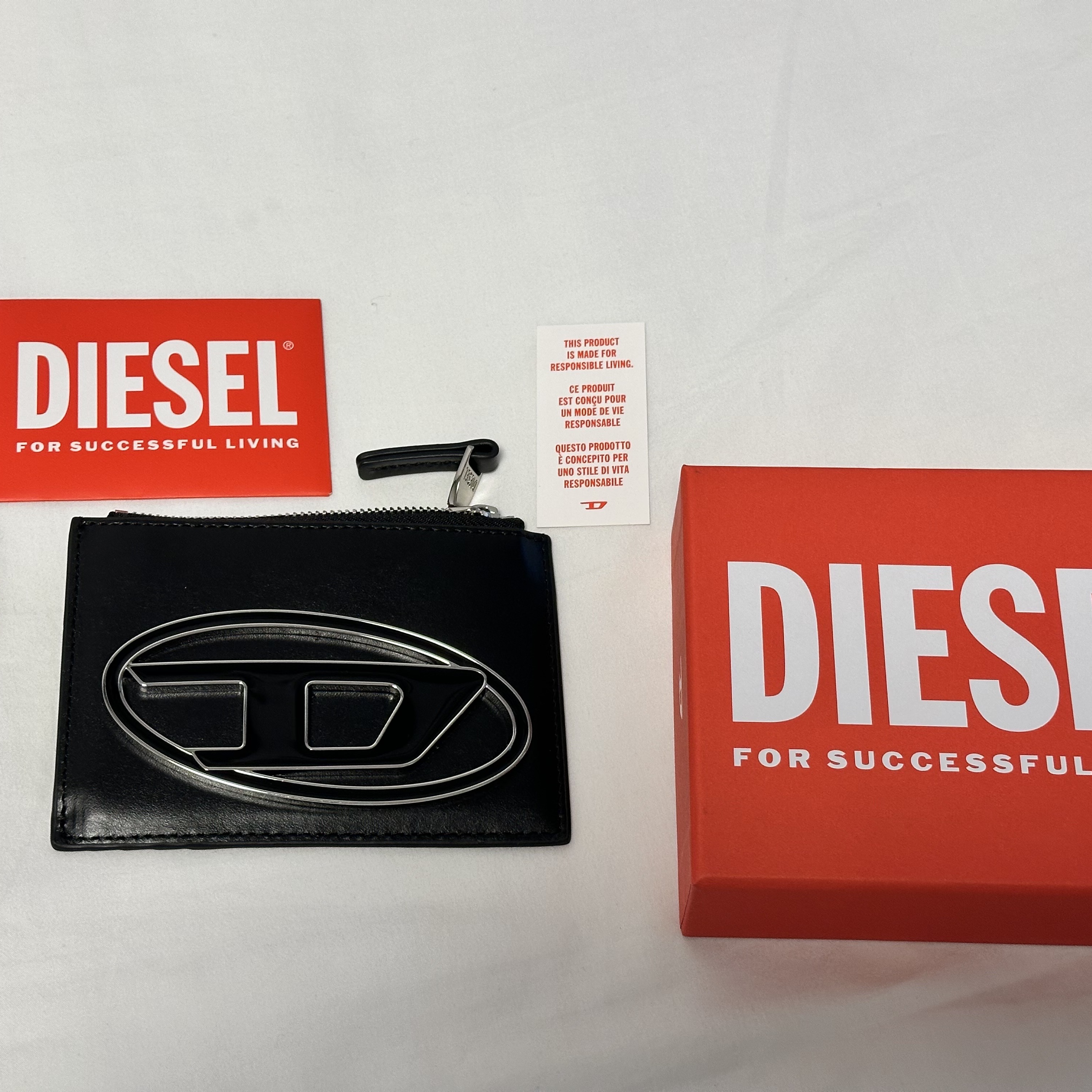 Diesel 1DR Card Holder Black 착용 스타일