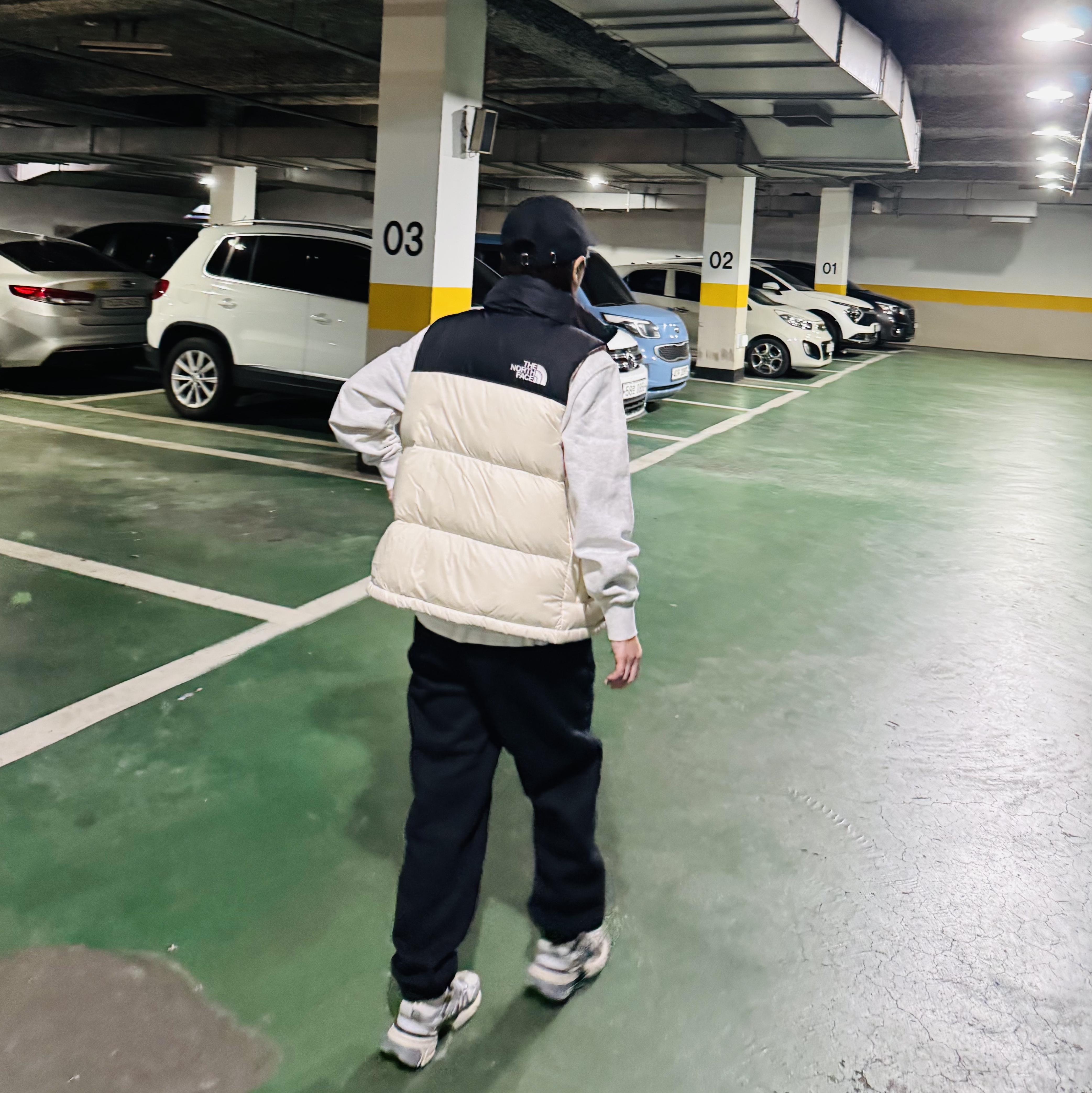 Stussy Basic Stock Low Pro Cap Black, (W) Nike NRG Solo Swoosh Fleece Pants Black White - Asia 착용 스타일 - 1