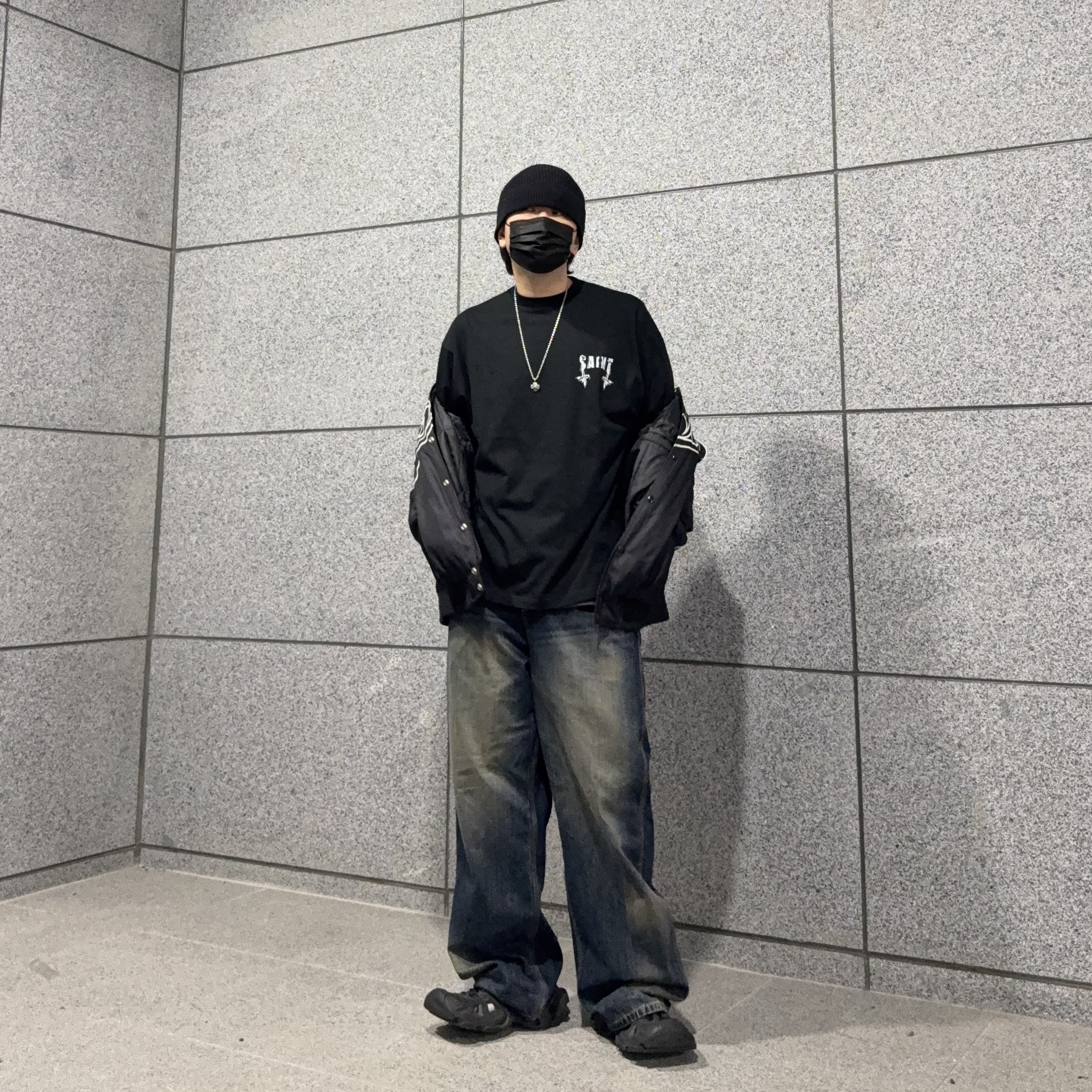 Awende Saint Black LS T-Shirt, Supreme Contrast Script Varsity Jacket Black - 20FW 착용 스타일 - 1