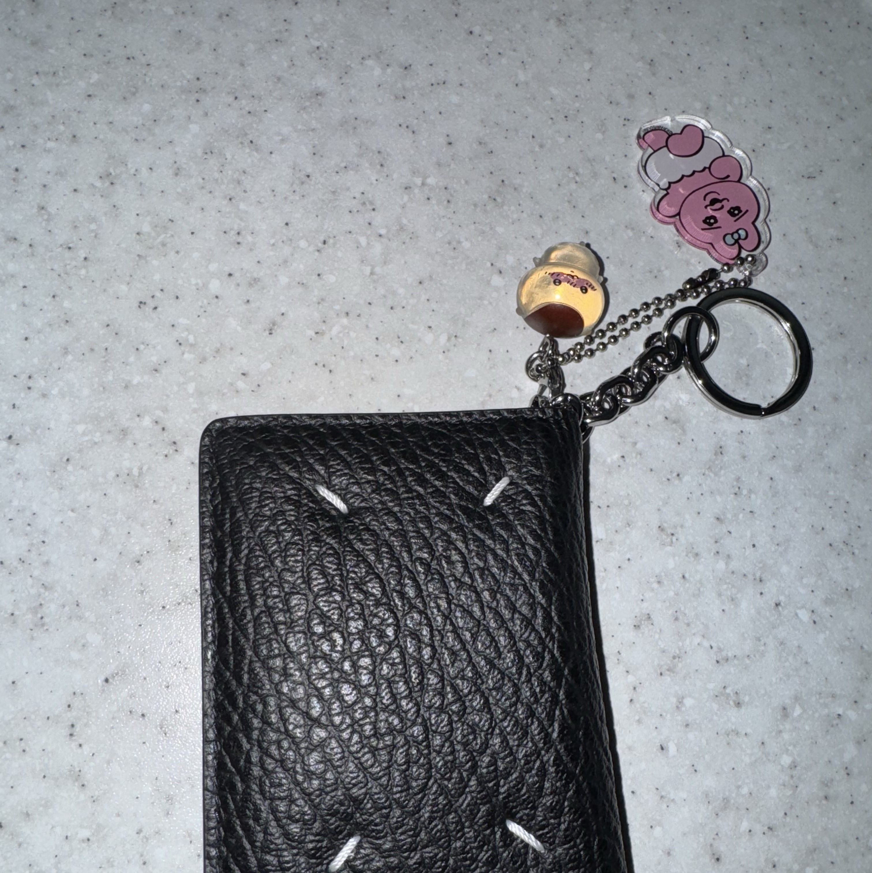 Maison Margiela Keyring Wallet Black 착용 스타일