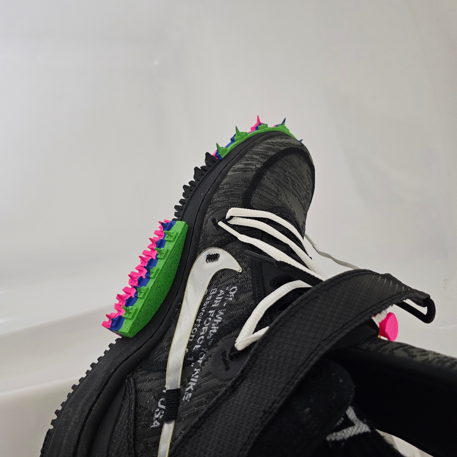 Nike x Off-White Air Force 1 Mid SP Black, Jordan 1 x League of Legends Zoom Air CMFT Esports 착용 스타일 - 2