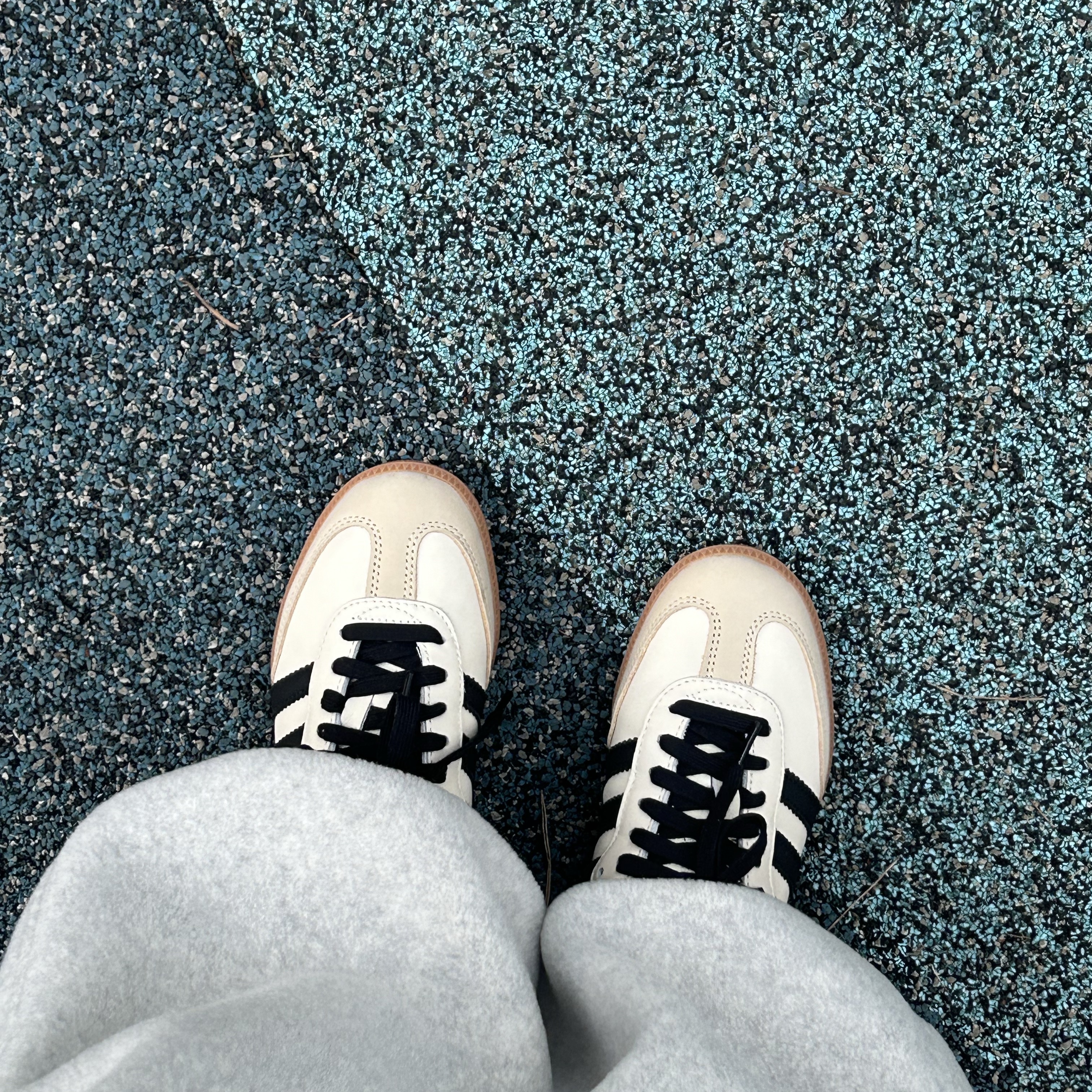 (W) Adidas Samba OG Cream White Core Black 착용 스타일