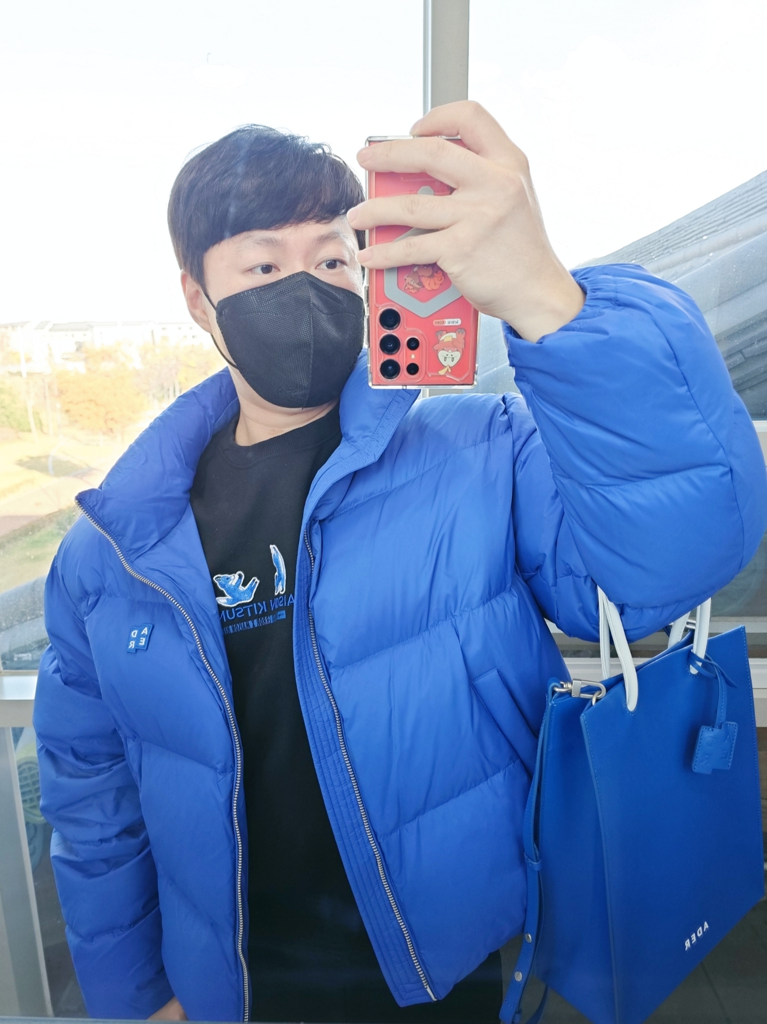 Ader Error Shopper Bag Blue, Ader Error Sig; TRS Tag Puffer Jacket 01 Z-Blue 착용 스타일