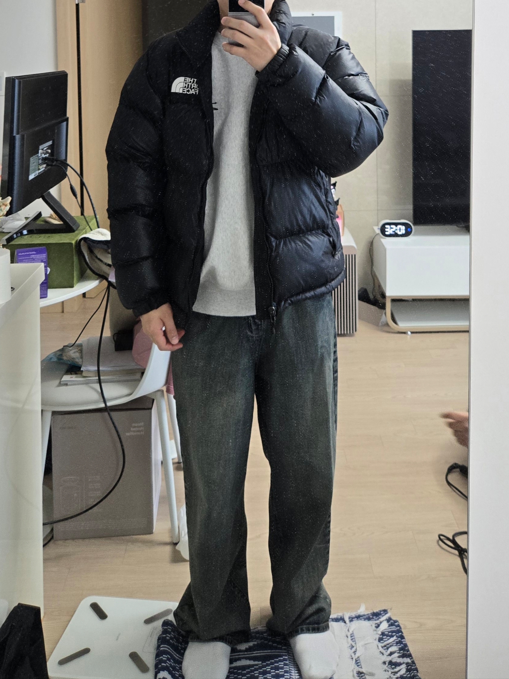 The North Face On Ball Jacket Black 착용 스타일