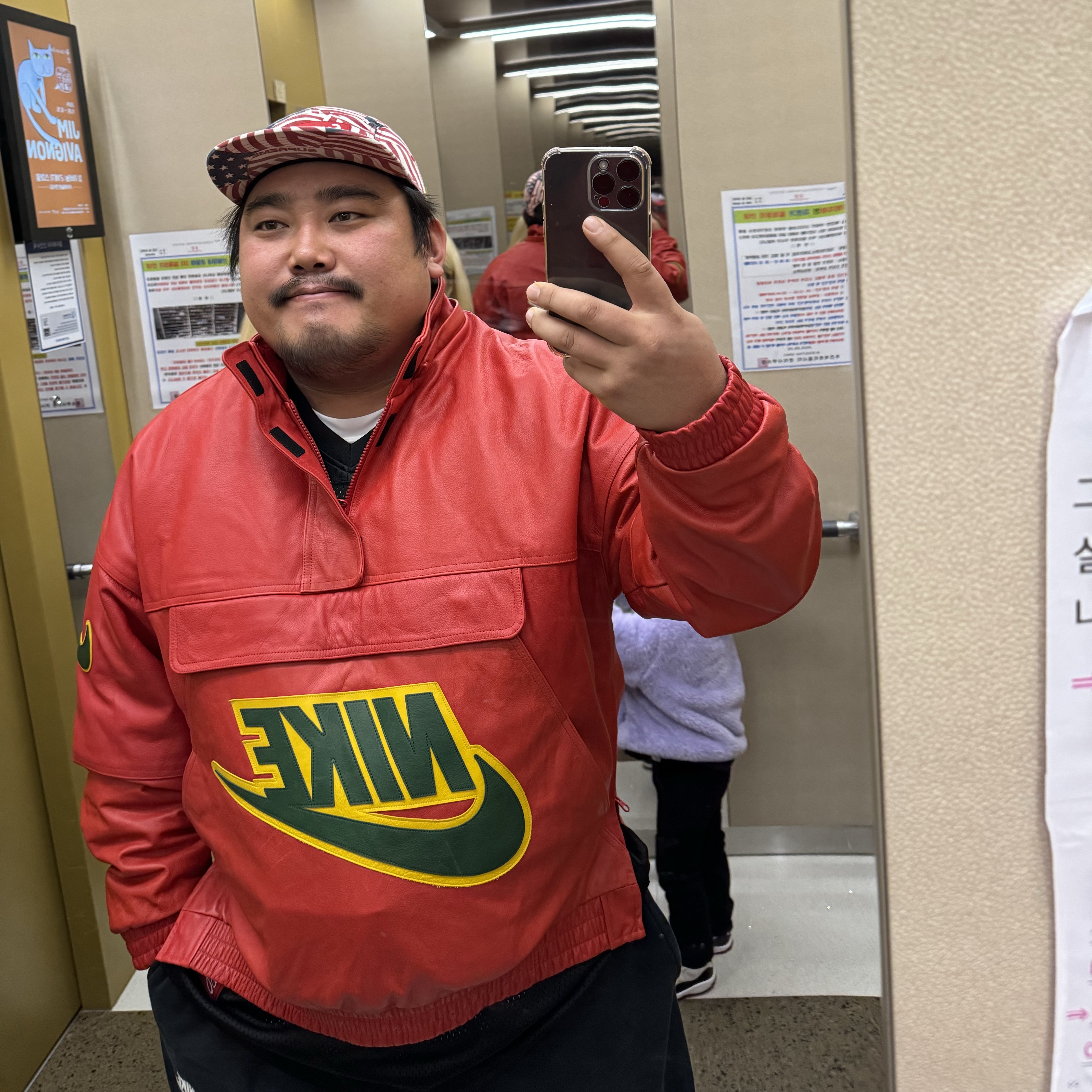 Supreme x Nike Leather Anorak Red - 19FW, Supreme Washed Chino Twill Camp Cap Flags - 20SS 착용 스타일 - 1