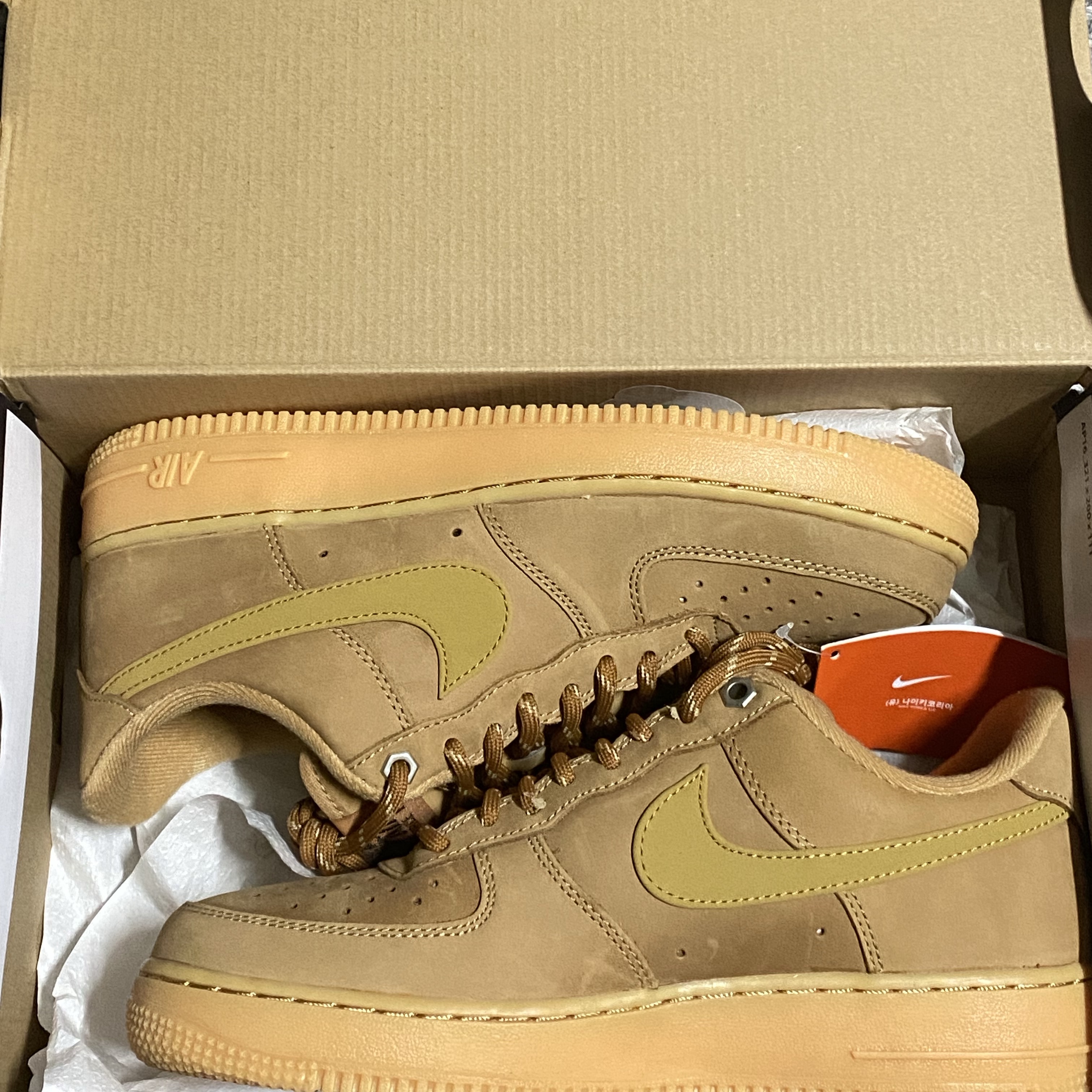 Nike Air Force 1 '07 WB Flax 착용 스타일