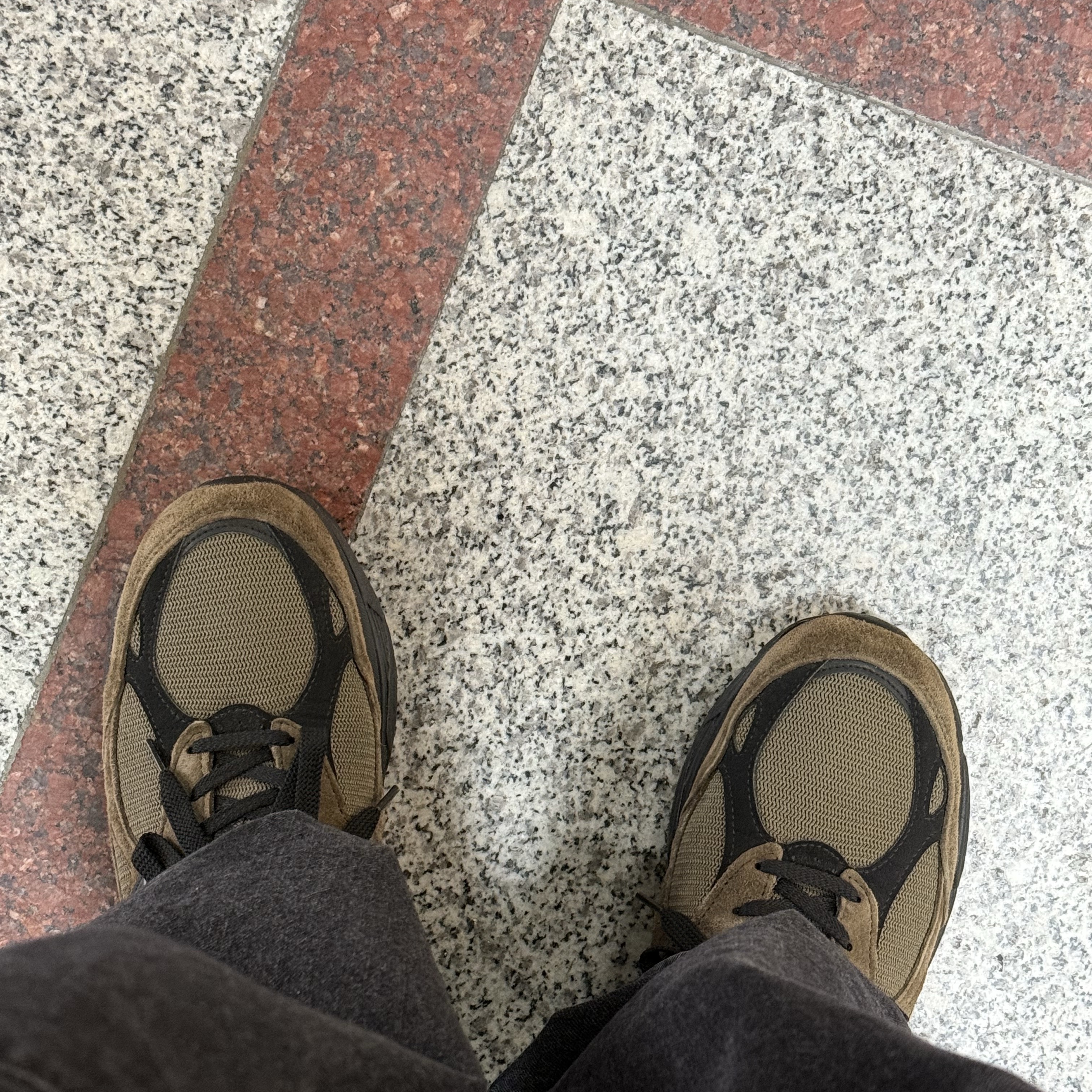 New Balance x JJJJound 990v3 Brown Black 착용 스타일