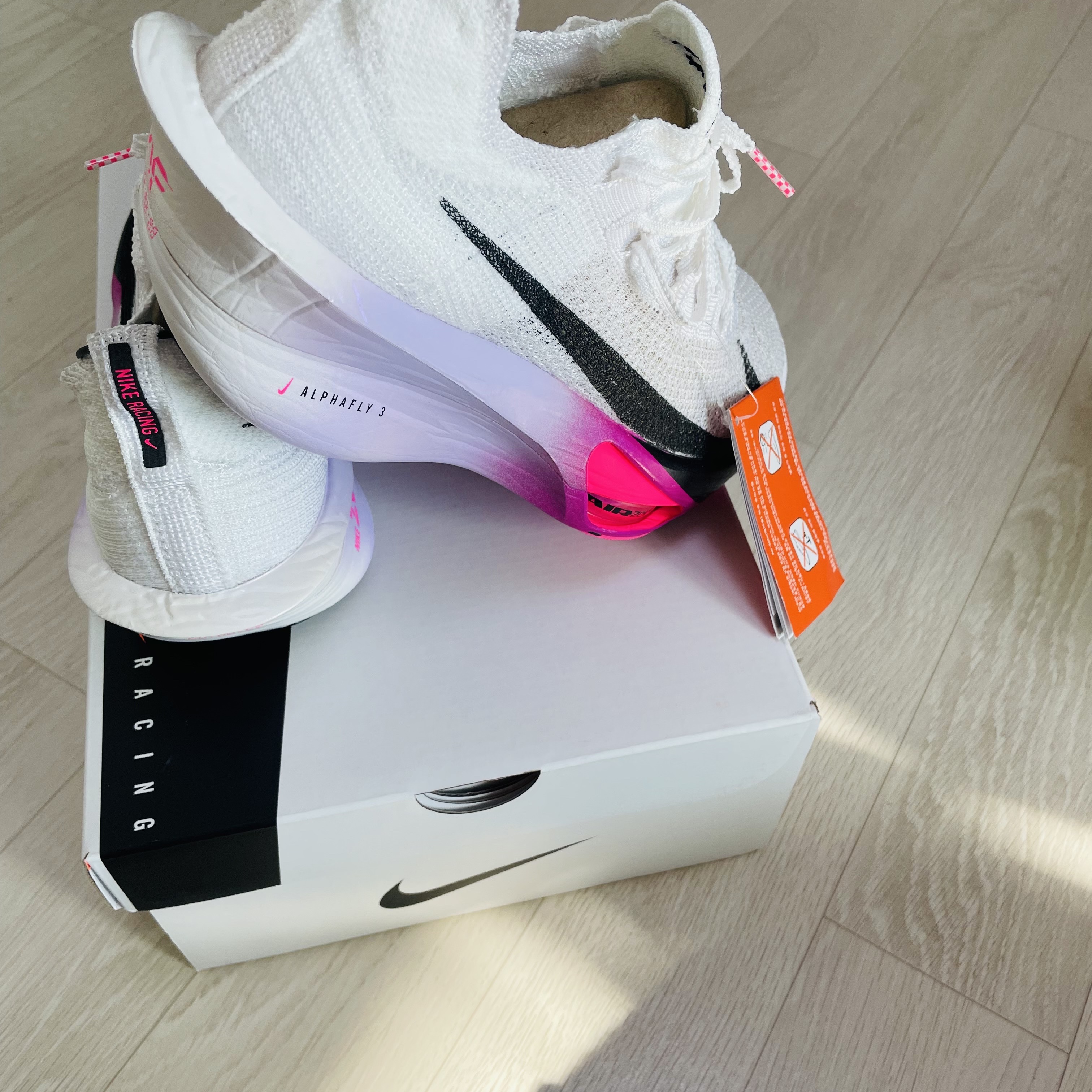 Nike Air Zoom Alphafly Next% 3 Hyper Pink 착용 스타일 - 2