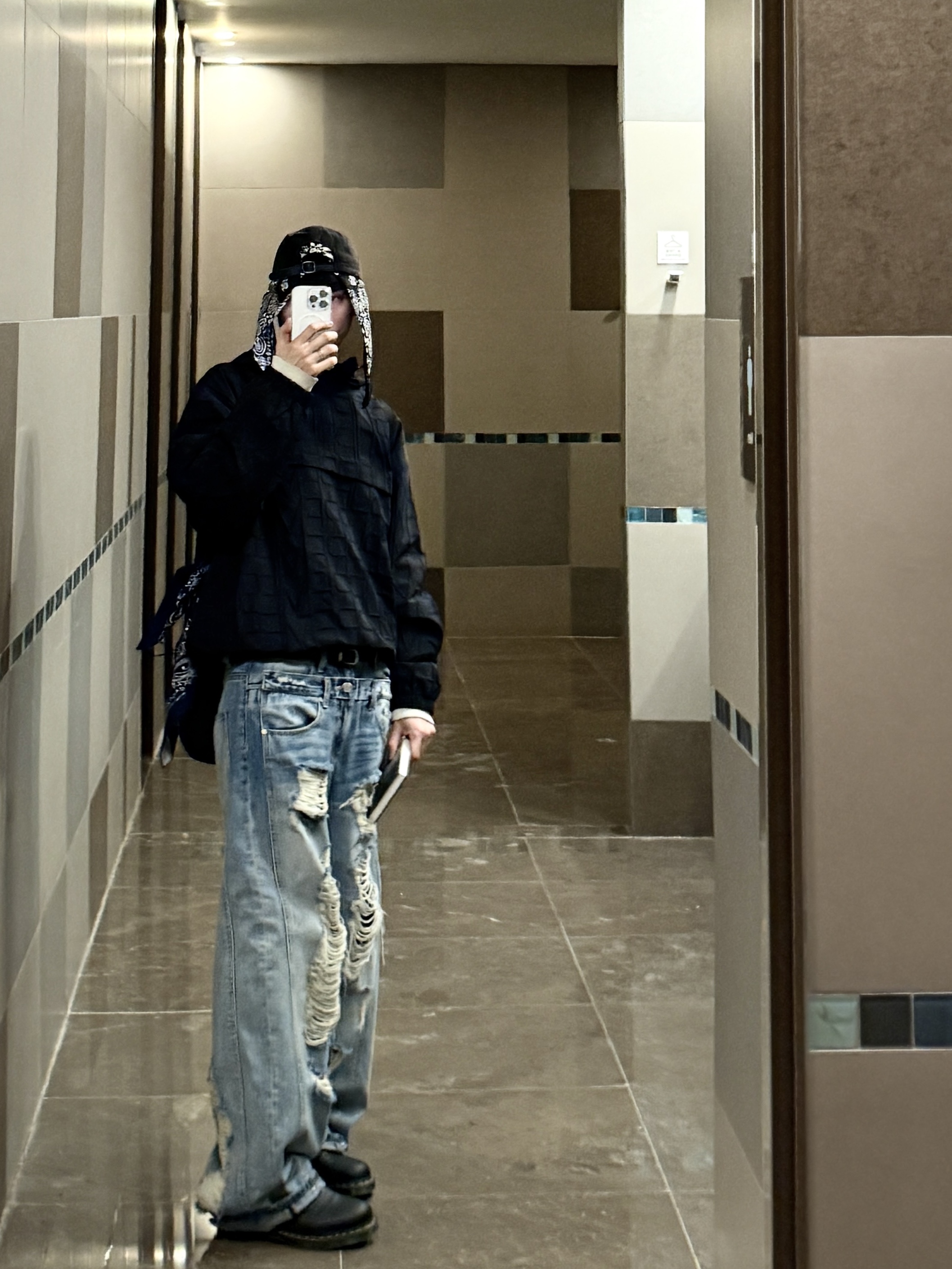 Dr. Martens 1461 Ambassador Black, Supreme Repeat Stitch Anorak Black - 23SS 착용 스타일 - 2