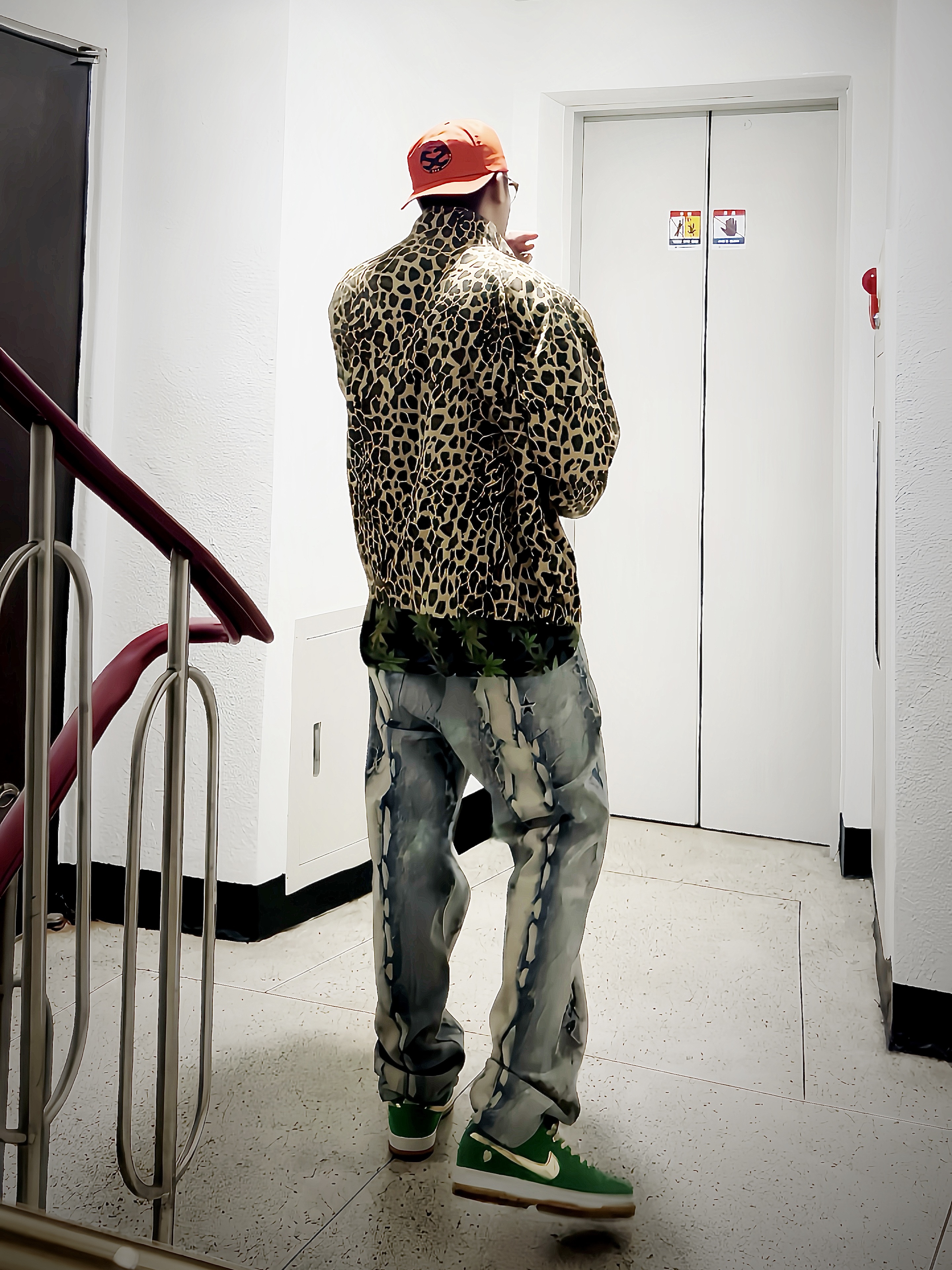 Supreme Double S 5-Panel Orange - 22SS, Supreme x The North Face Leaf S/S Top Black - 23FW 착용 스타일 - 5