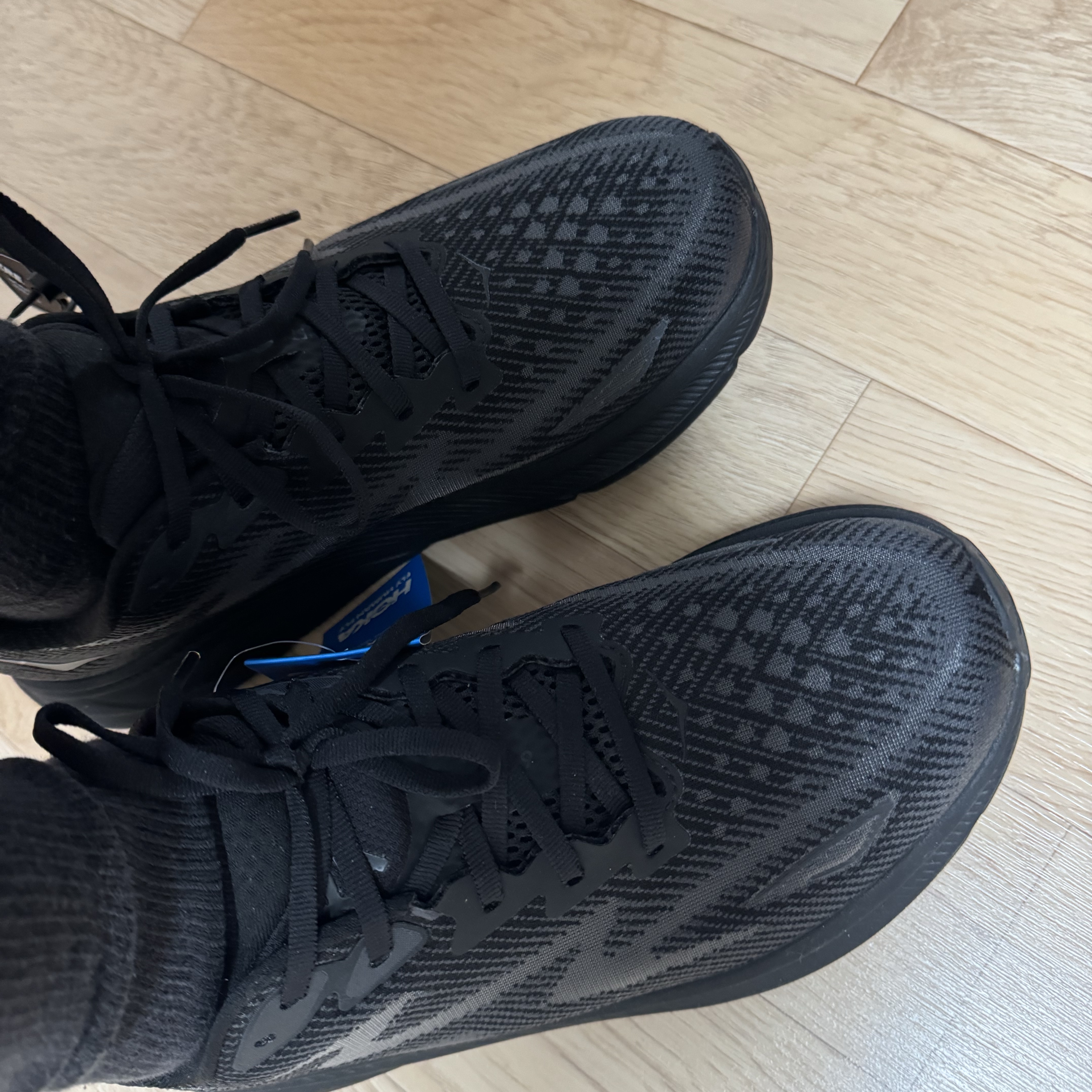 Hoka Clifton 9 Black - Wide 착용 스타일