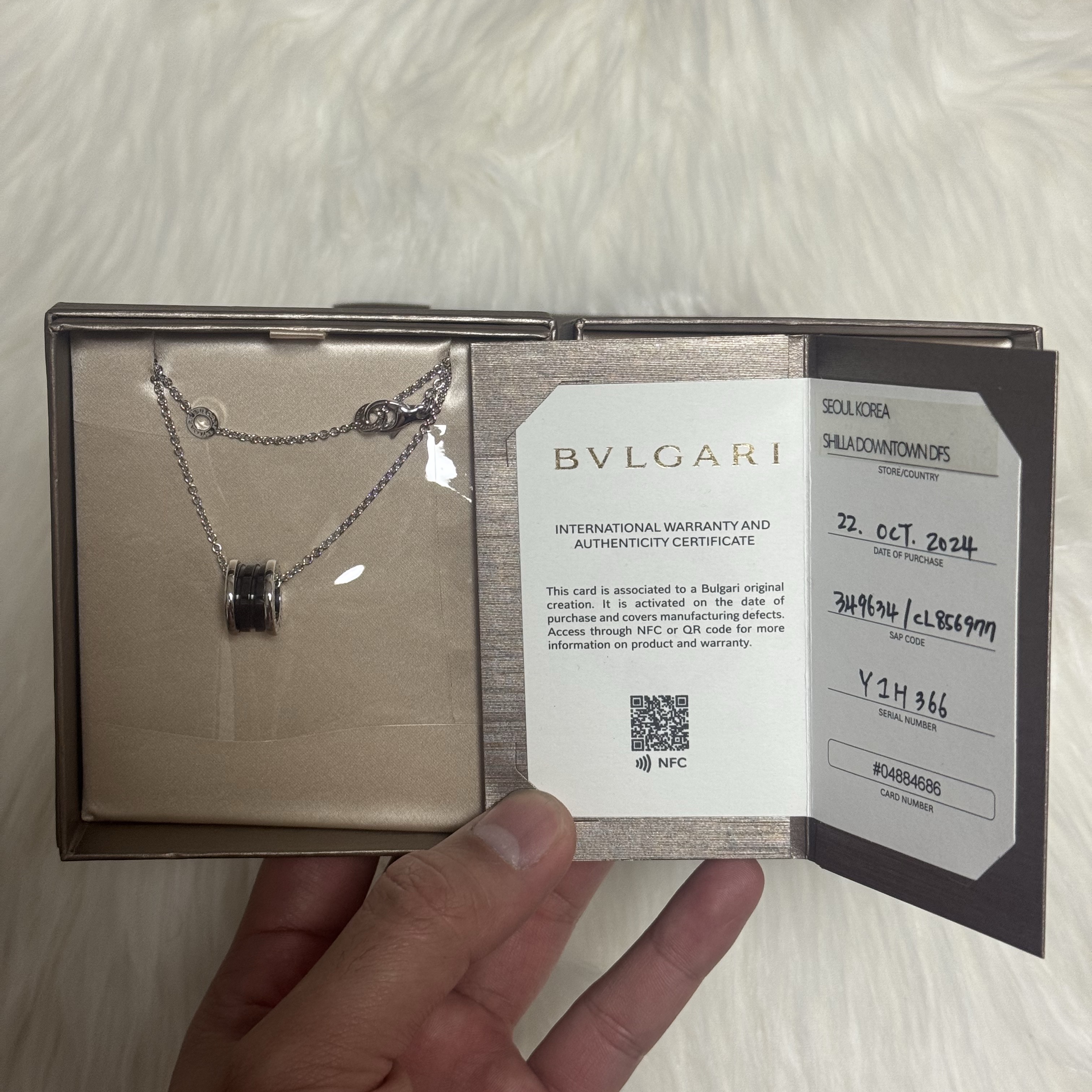 Bulgari Save The Children Necklace Sterling Silver Black Ceramic 착용 스타일