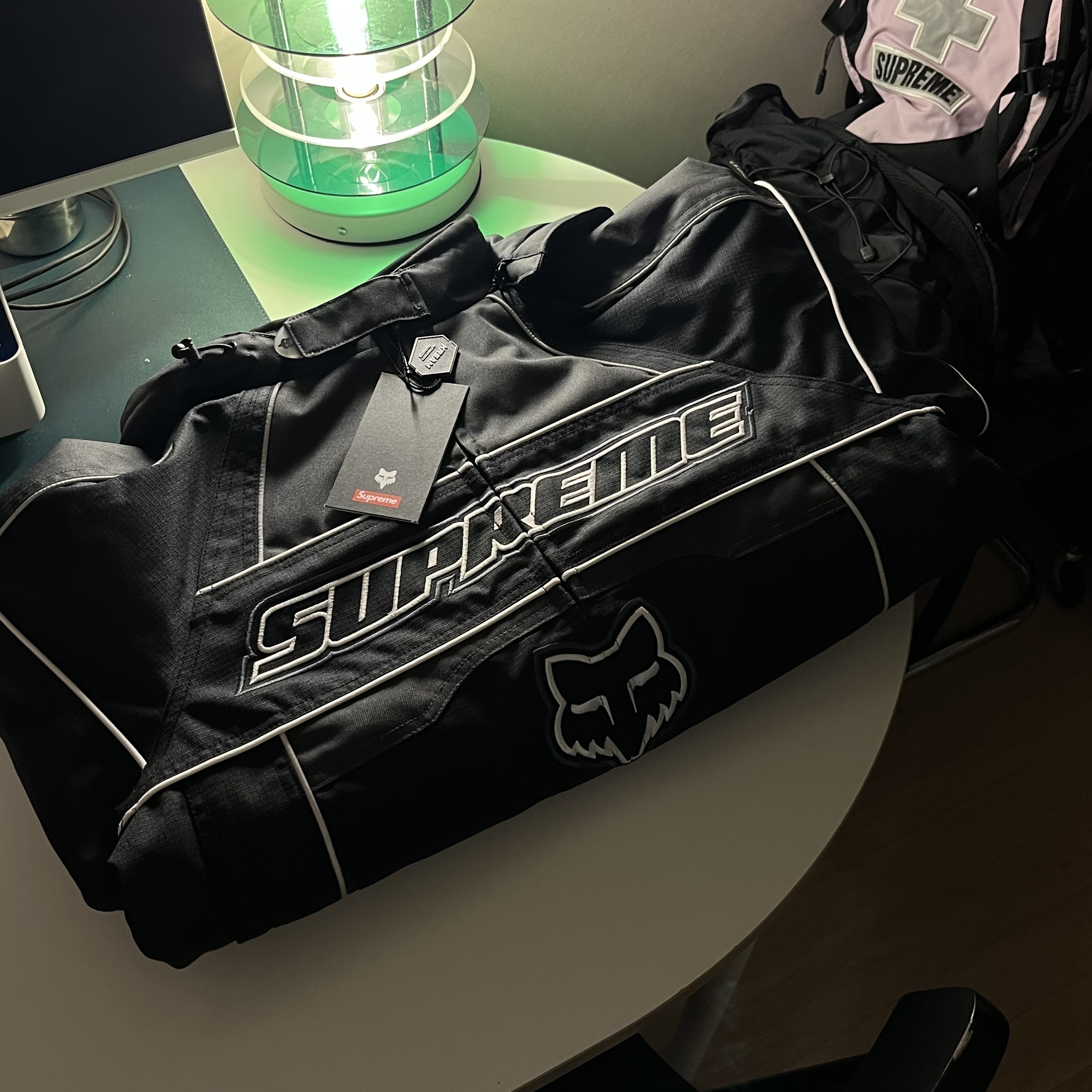 Supreme x Fox Racing Jacket Black - 23FW, Supreme x Fox Racing Pant Black - 23FW 착용 스타일 - 1
