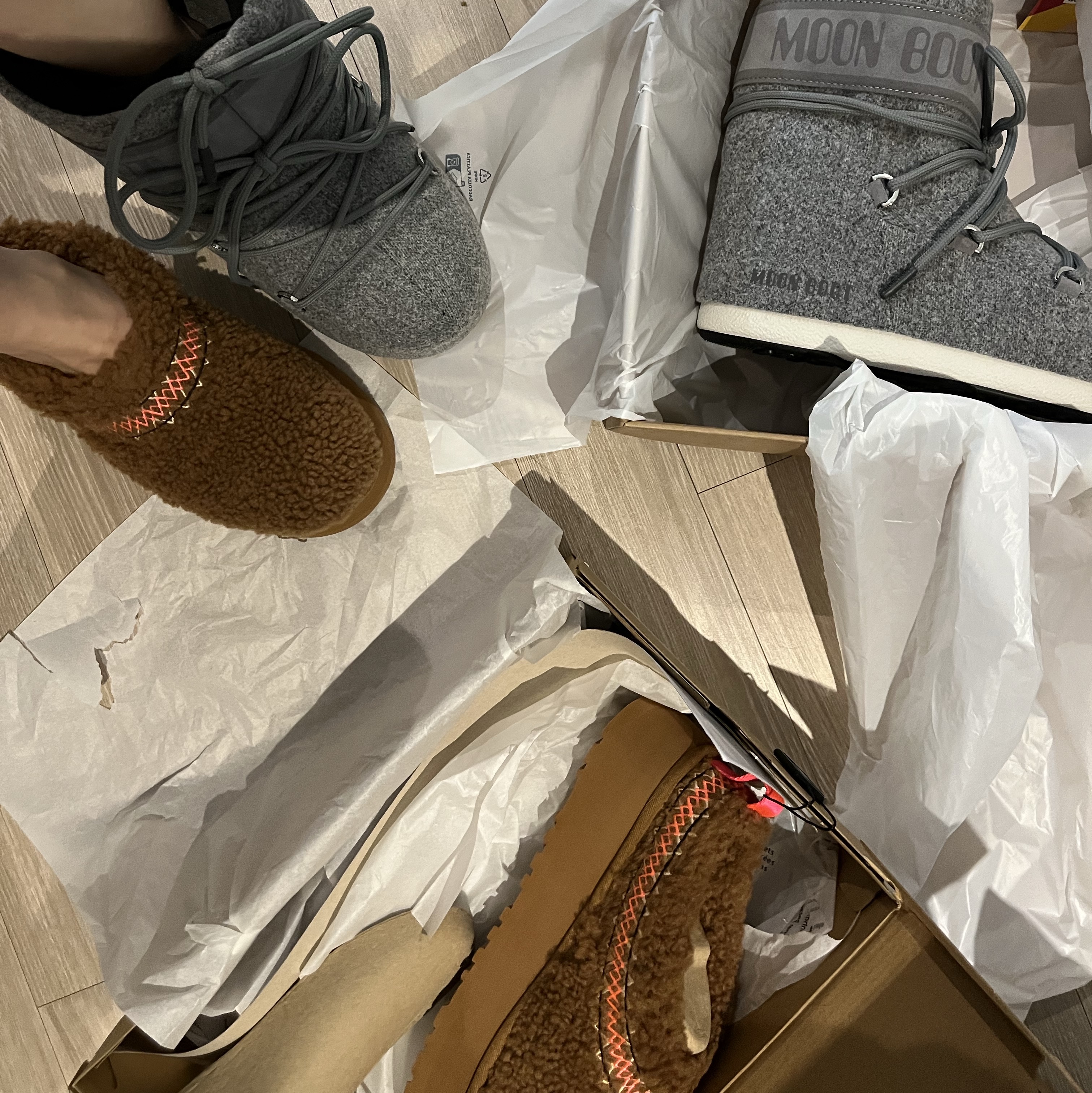 (W) UGG Tazz Braid Hardwood 착용 스타일 - 5