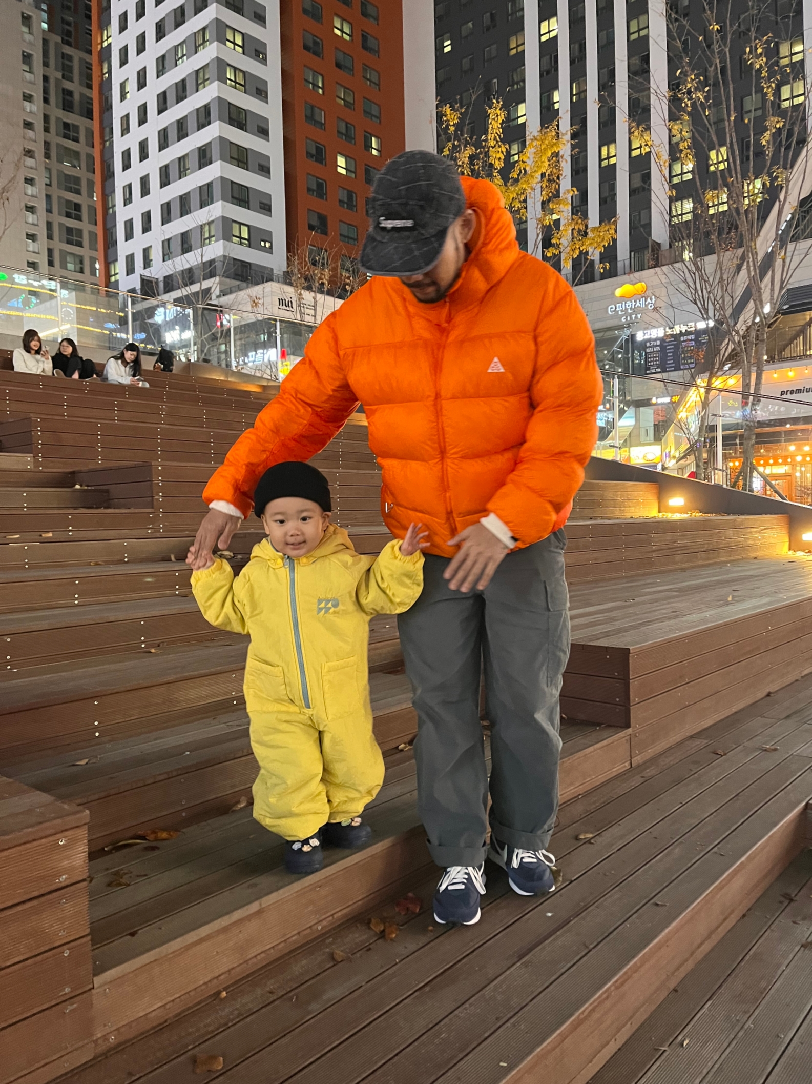 Supreme Punched Denim Camp Cap Black - 23FW, Nike ACG Therma-Fit ADV Lunar Lake Puffer Jacket Safety Orange - Asia 착용 스타일 - 2
