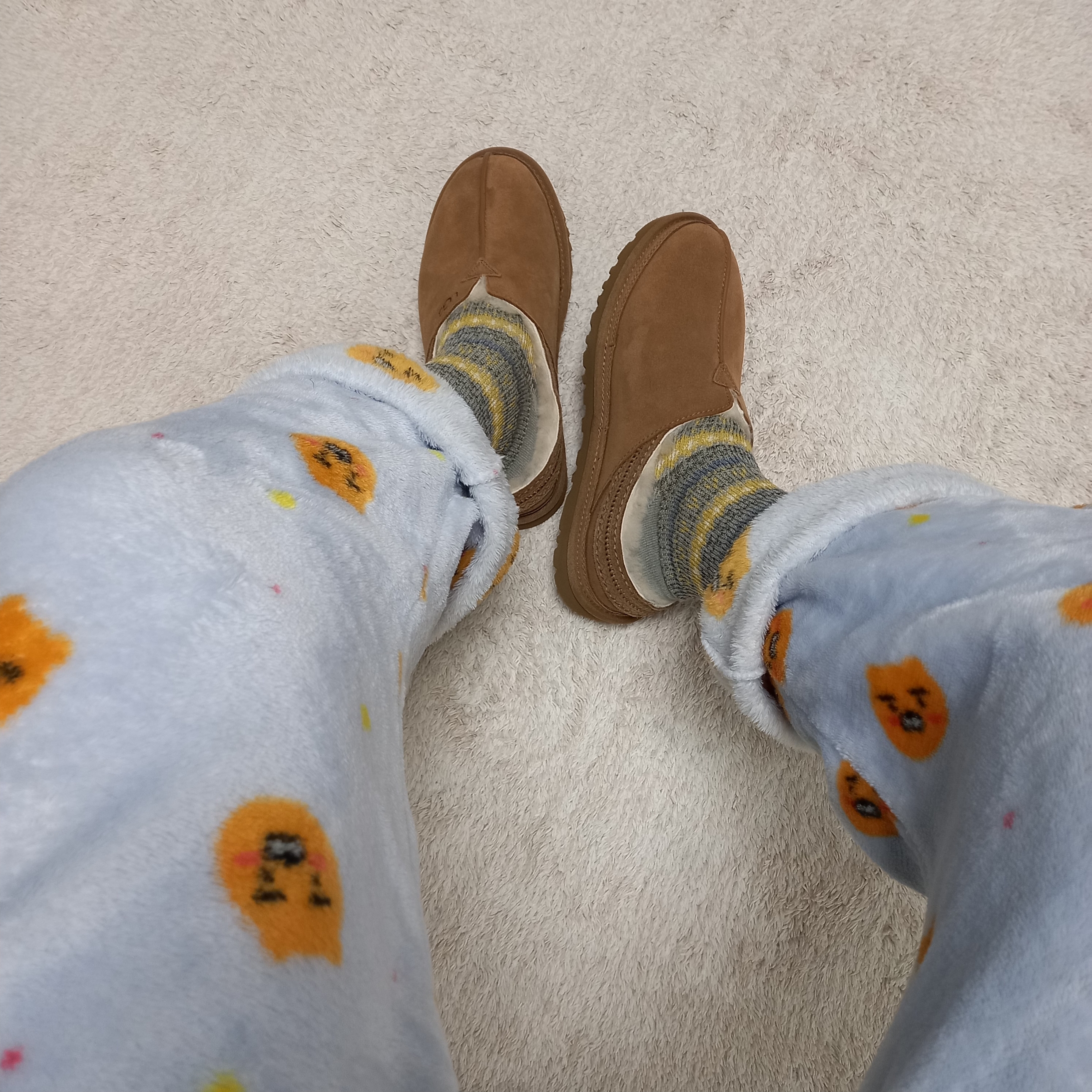 UGG Neuman Chestnut 착용 스타일 - 3