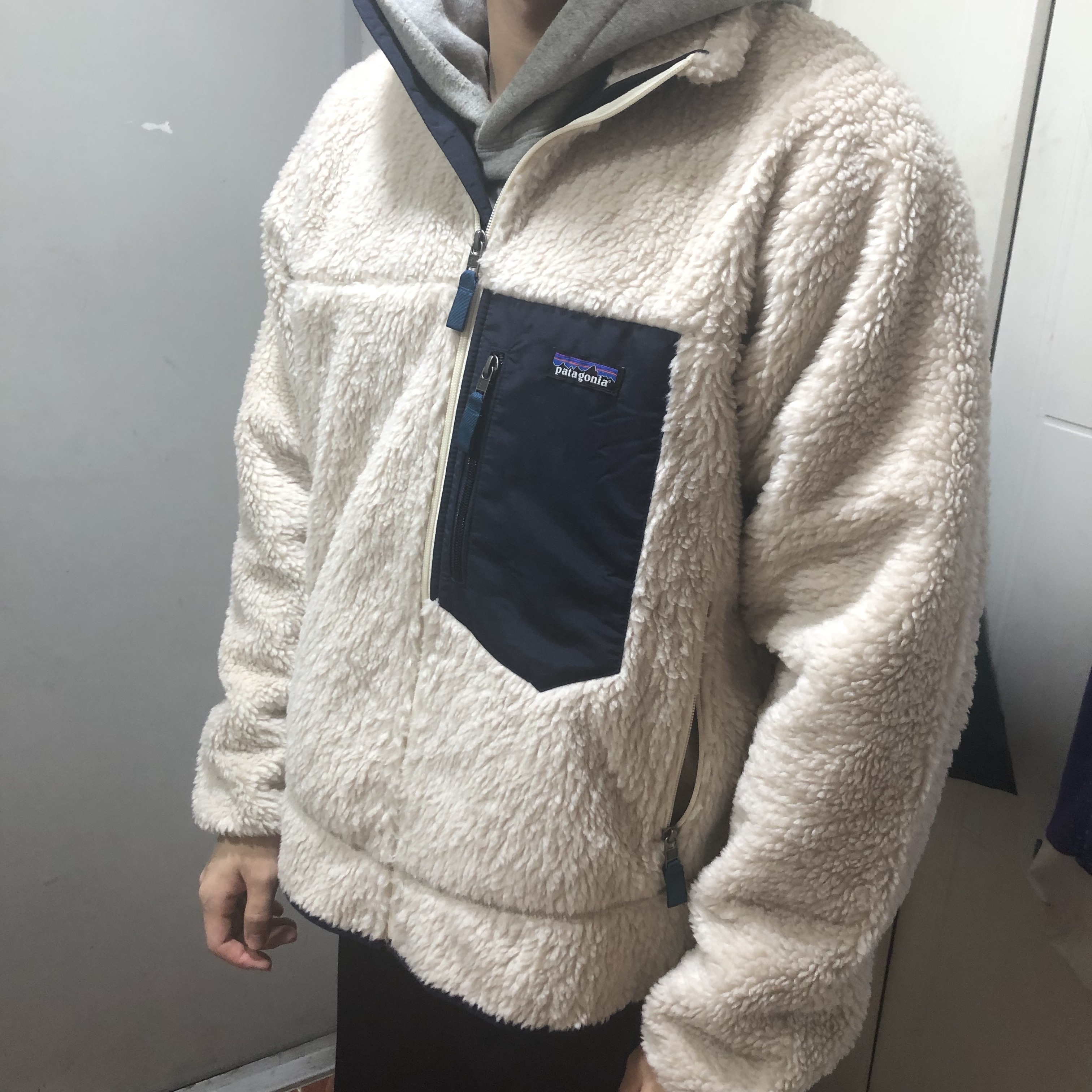 Patagonia Classic Retro-X Jacket Natural 착용 스타일